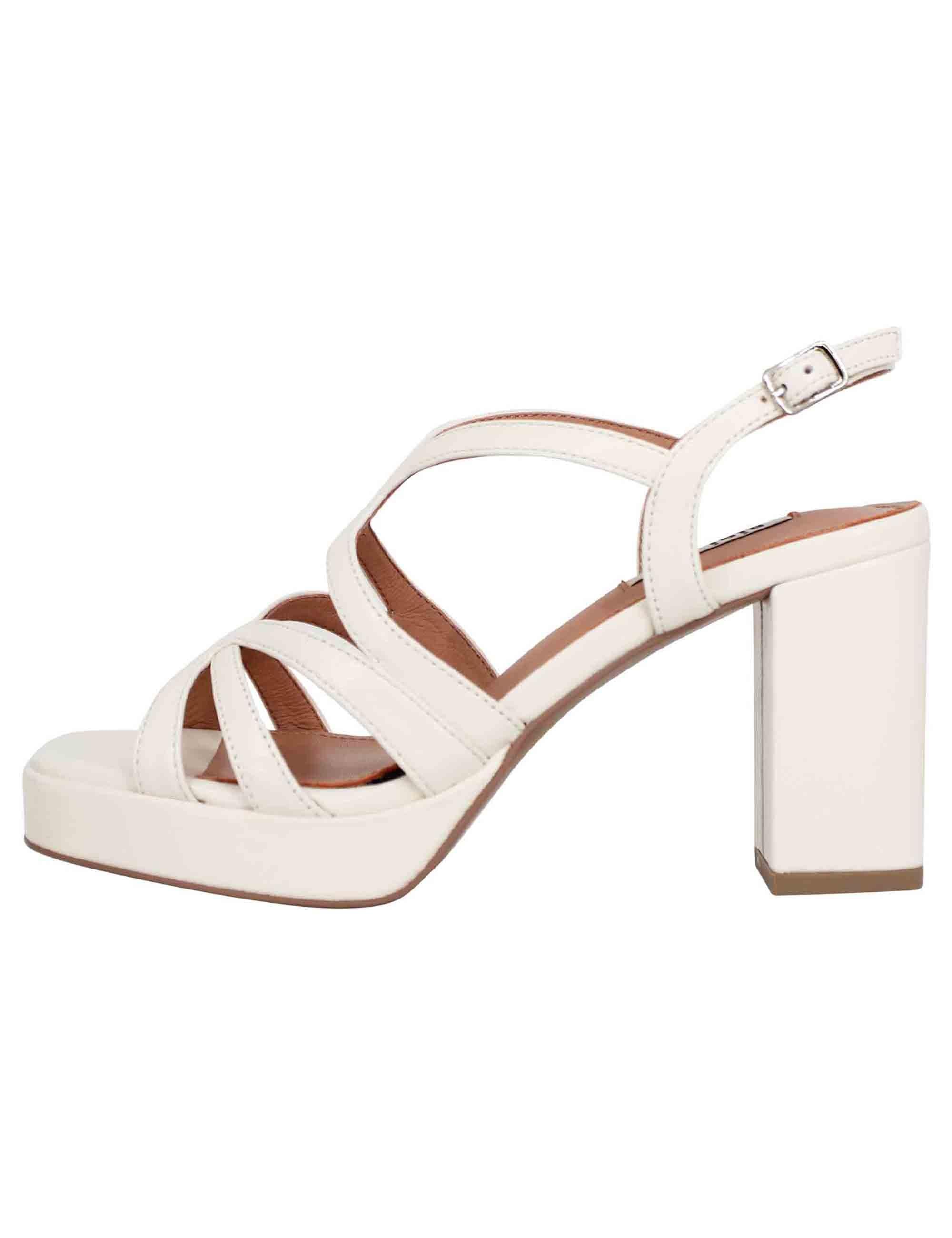 Sandali slingback donna in vernice bianca con tacco plateau e punta quadra 632P45VK 100 Bibi Lou 
