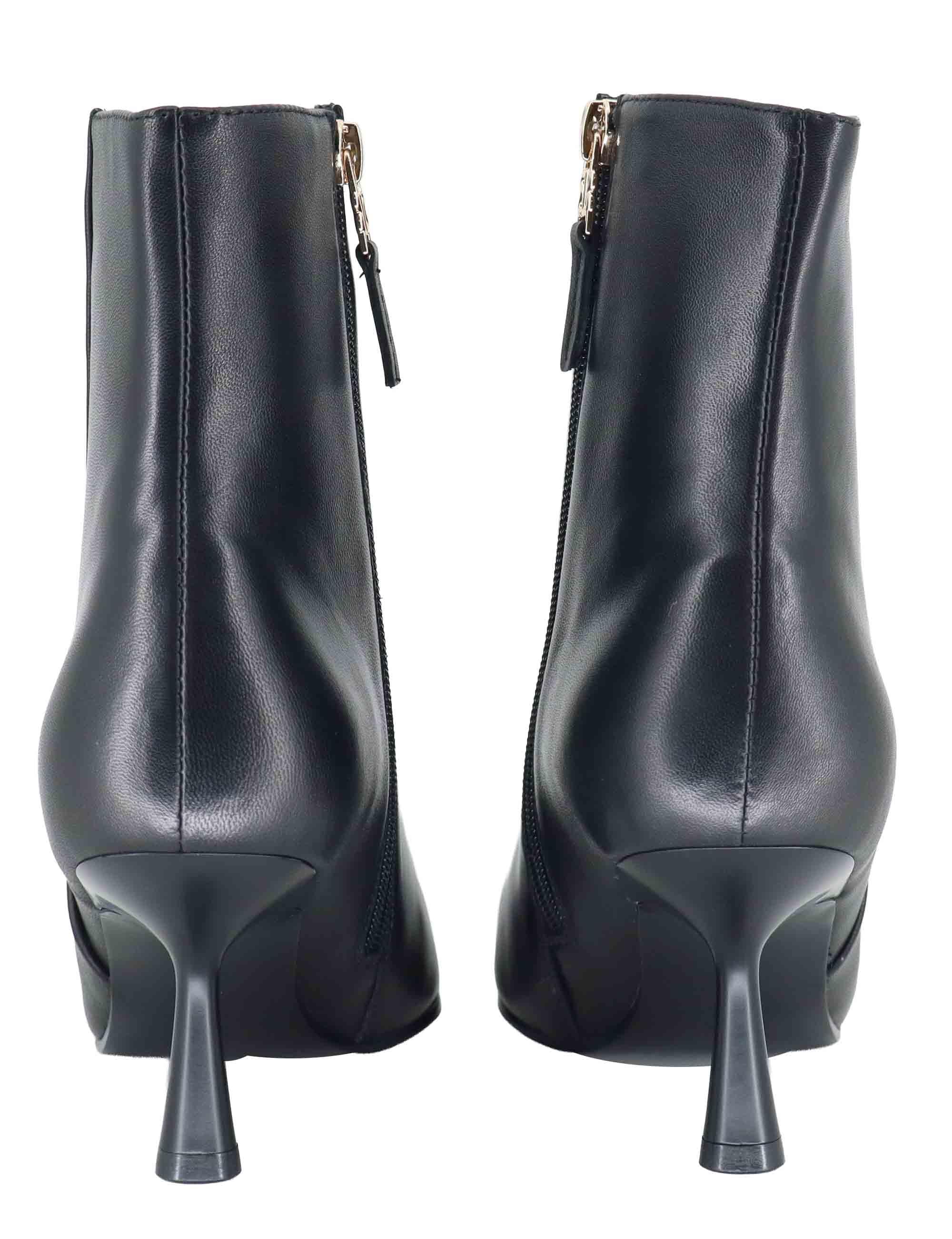 Stivaletti donna in pelle nera con tacco alto e punta a punta 502T10VK 03 Bibi Lou 