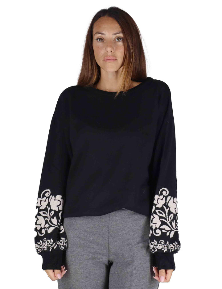 Maglioni donna slim in lana nera con manica a sbuffo e ricami JABMF0025-G062 9999 Justmine 
