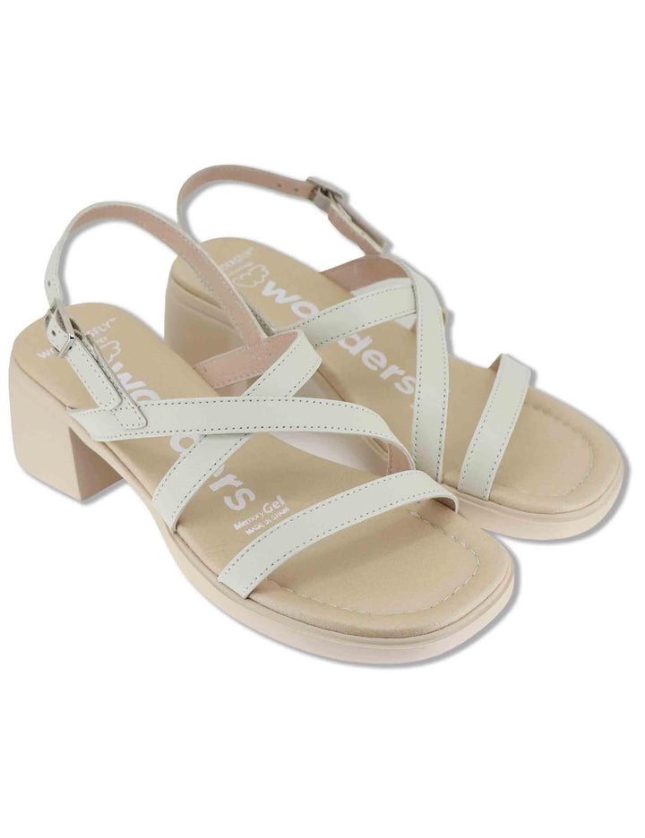 Sandali slingback donna in pelle off white con tacco medio e sottopiede soft D-2303 100 Wonders 