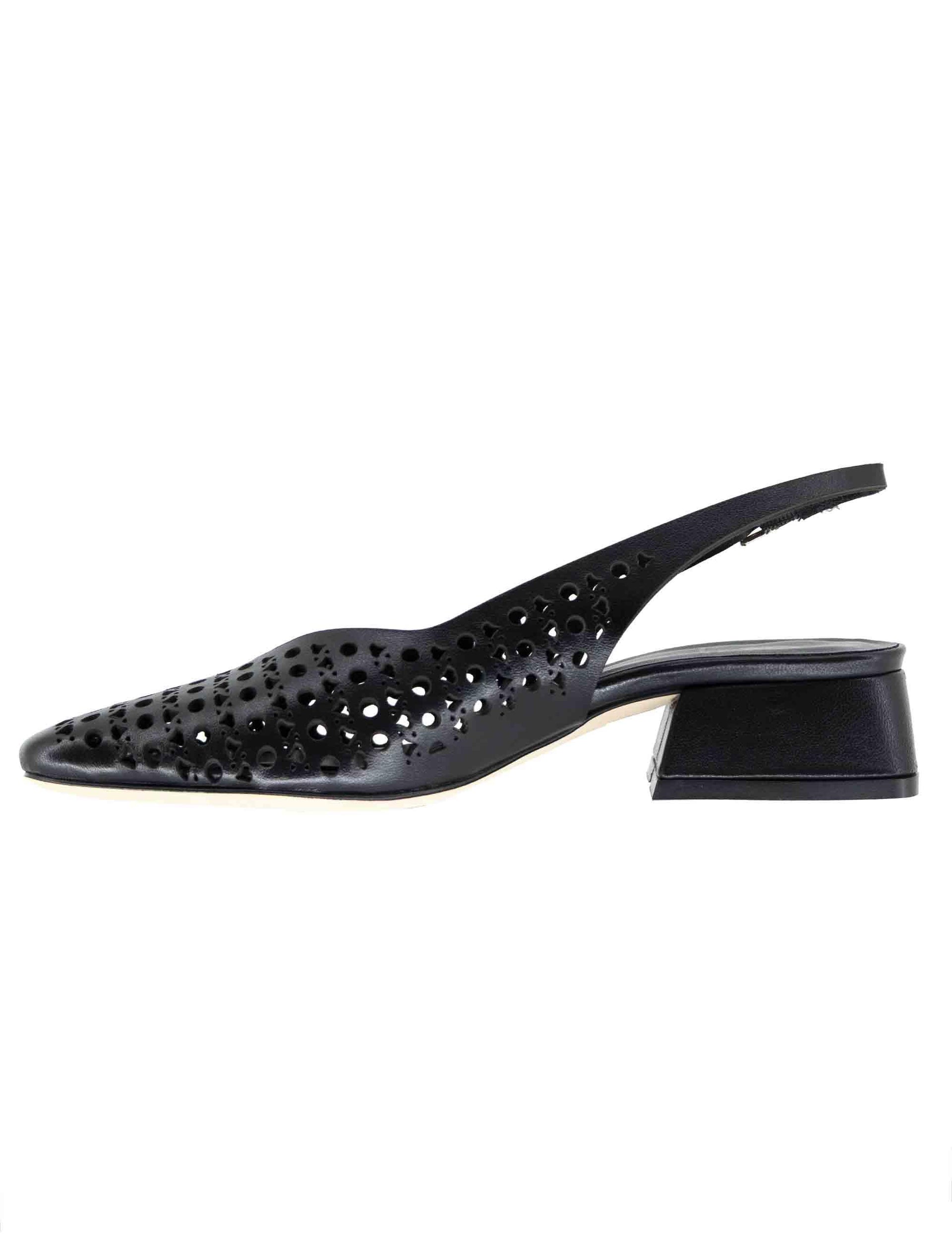 Slingback donna in pelle nera forata CH2525/G 001 L'Arianna 