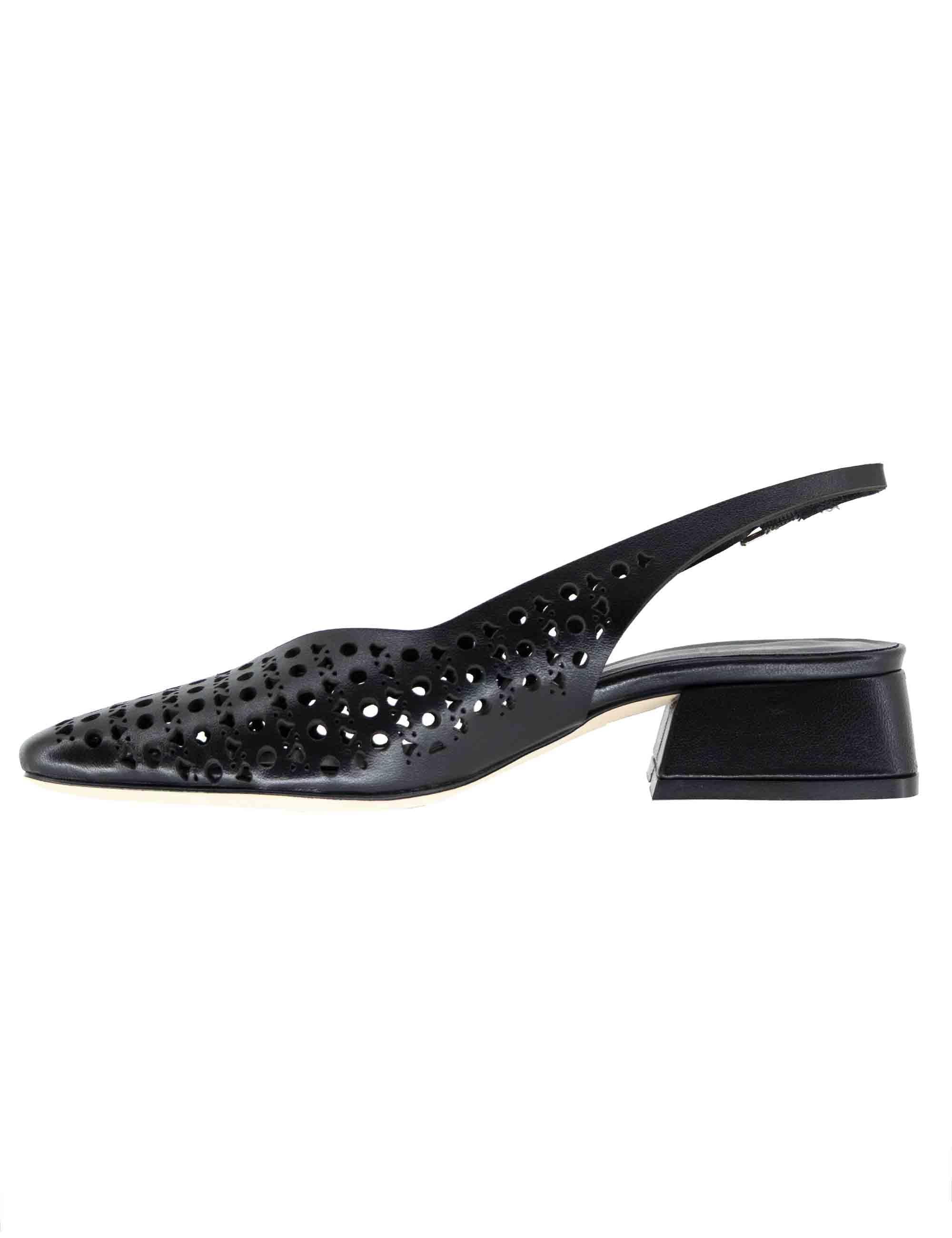 Slingback donna in pelle nera forata CH2525/G 001 L'Arianna 