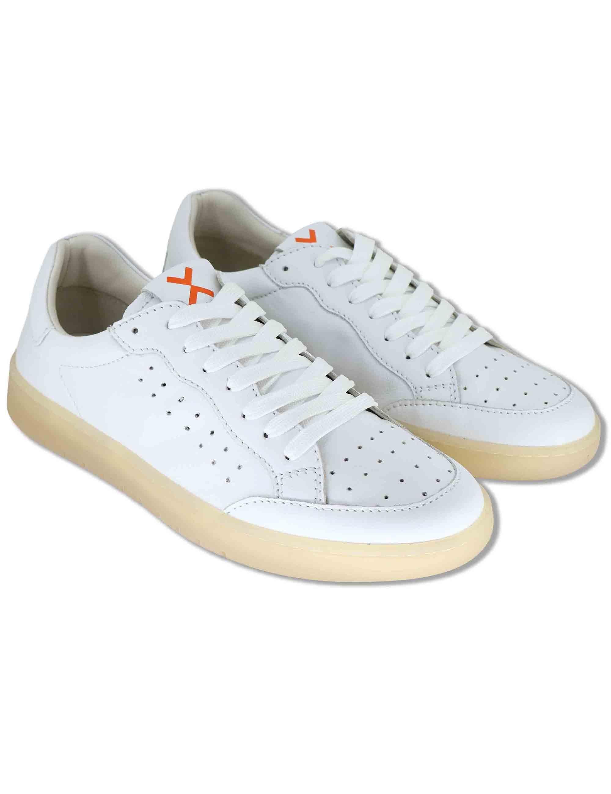 Sneakers uomo in pelle bianca soft con sotto piede morbido MS600R37 500123 Vueva 