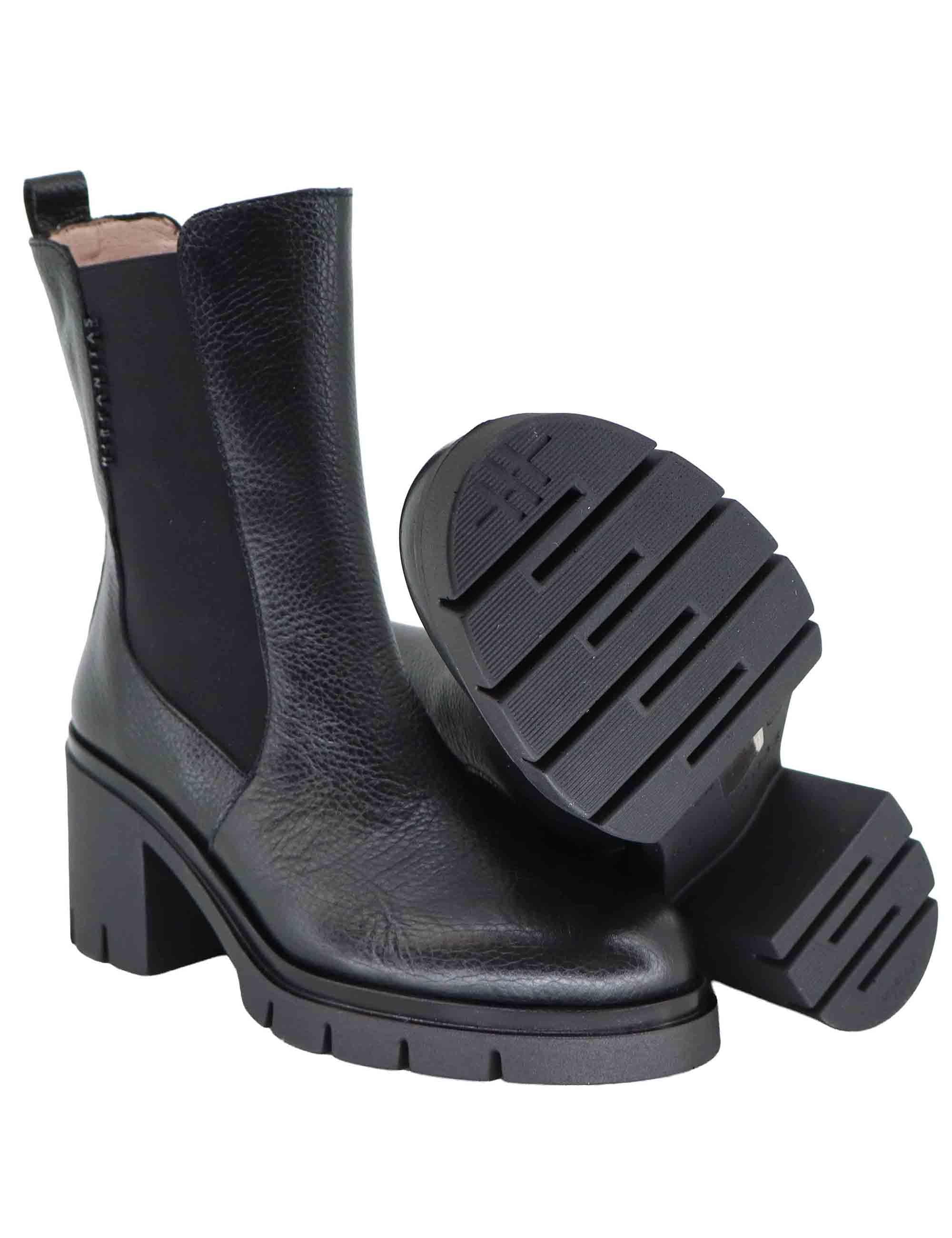 Stivaletti donna in pelle nera con suola carrarmato HI254313 C002 Hispanitas 