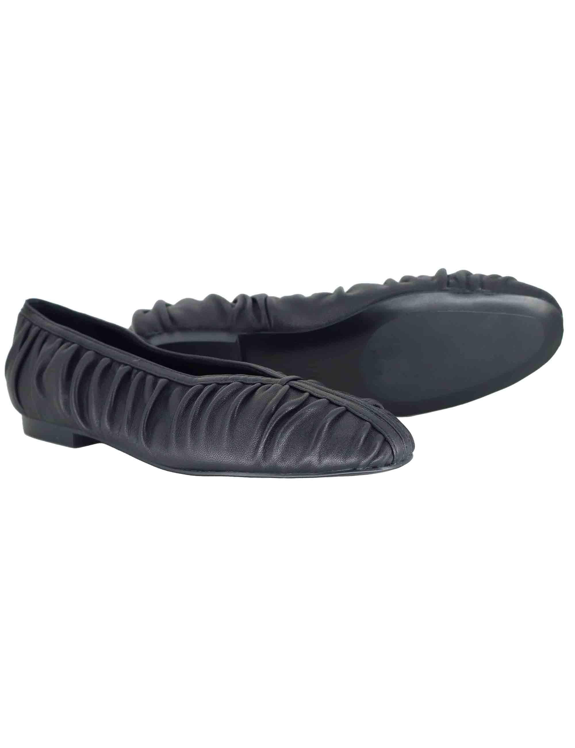 Ballerine donna in pelle nera plissè con tacco basso e punta tonda 595Z10VK 03 Bibi Lou 