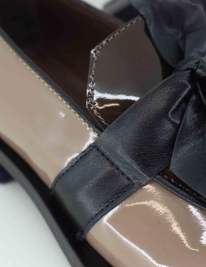 Mocassini donna in vernice taupe tacco basso G23 1 Le Bohemien 