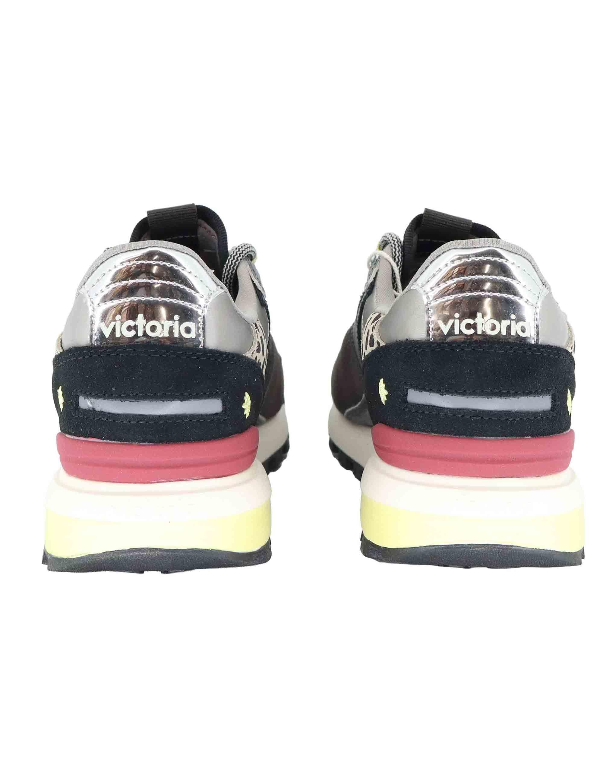 Sneakers donna in pelle nera e tessuto con animalier 1156113 Negro Victoria 