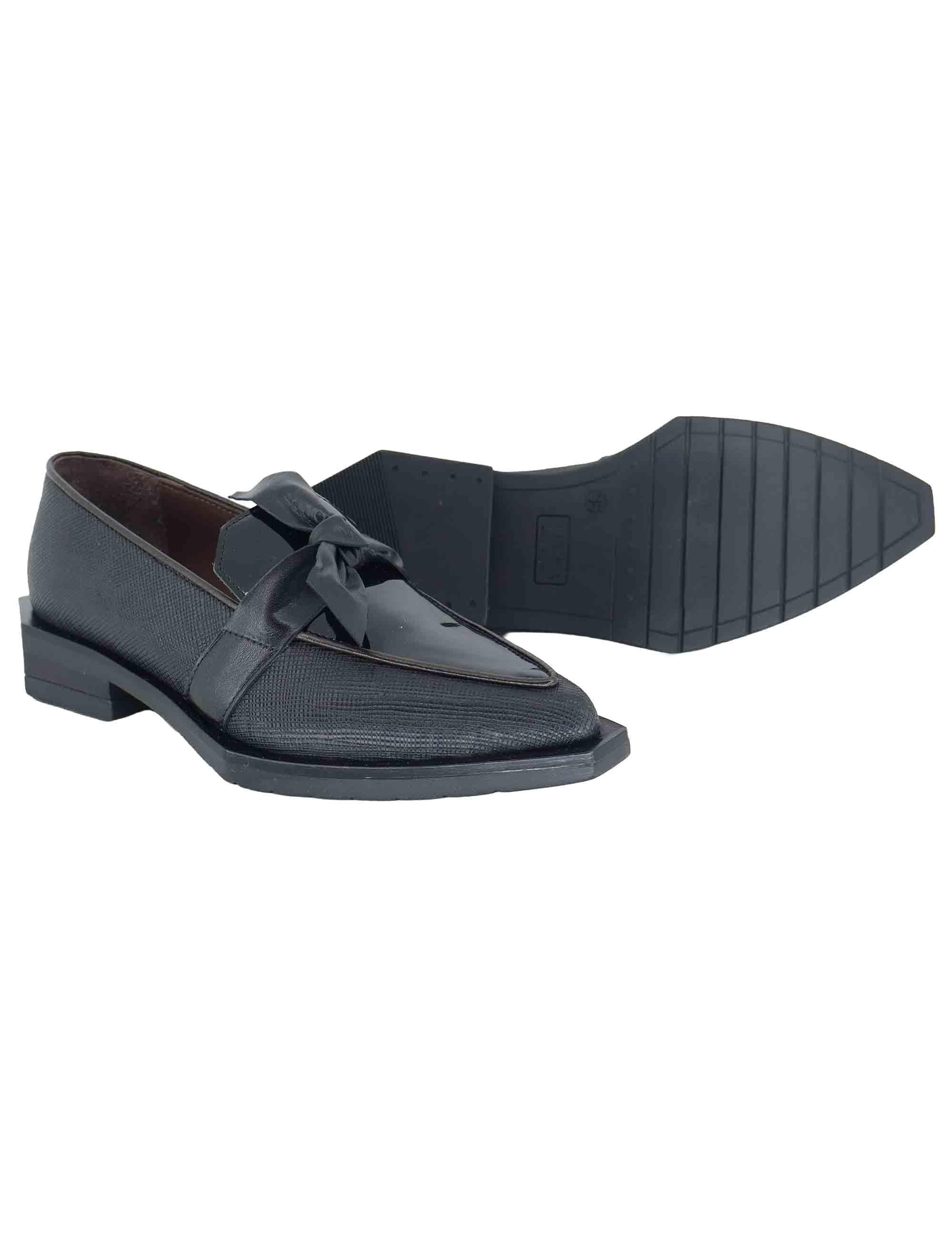 Mocassini donna in pelle nera tacco basso G23 2 Le Bohemien 