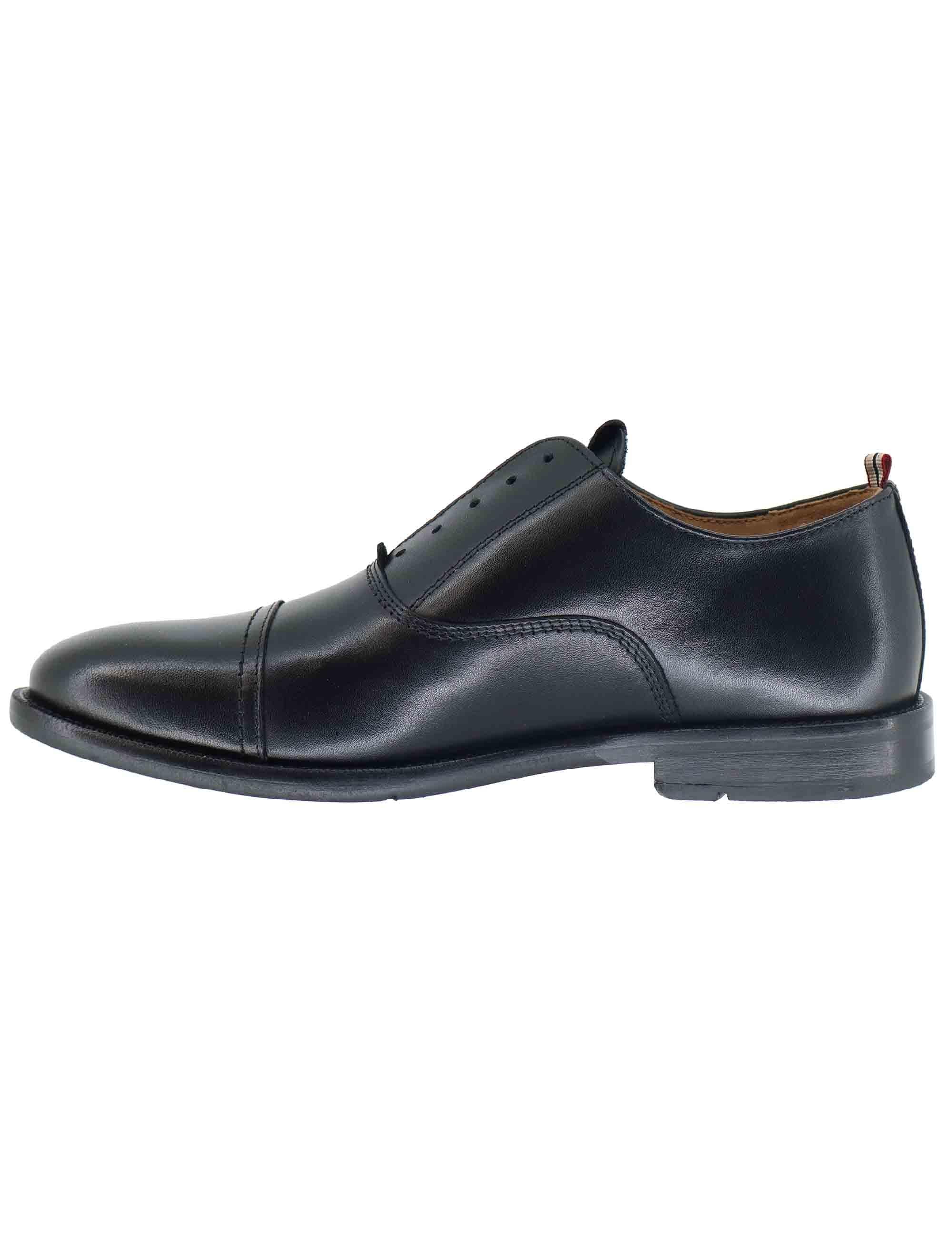 Stringate uomo Devon in pelle nera 13935 6583AM Ambitious 