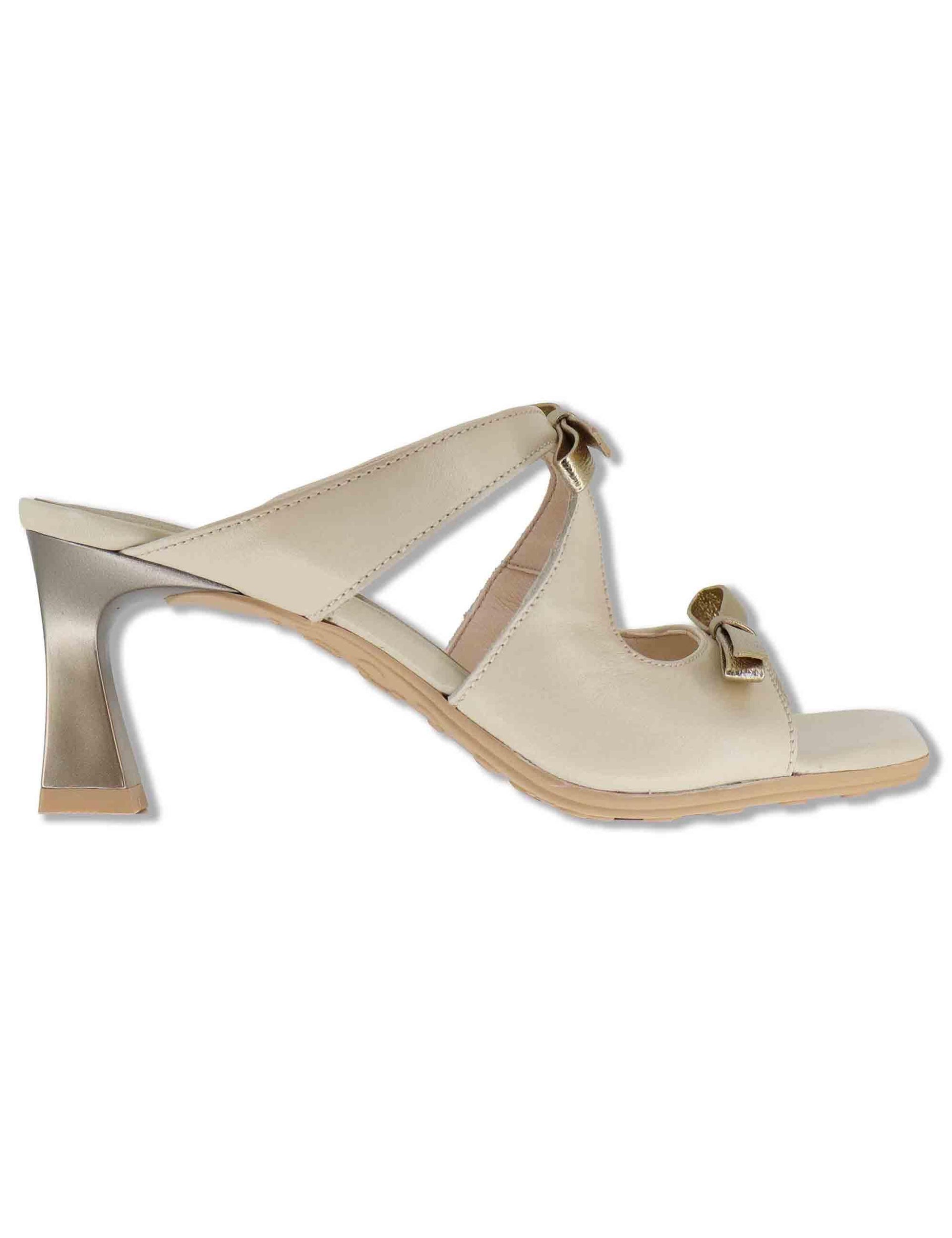 Sandali donna in pelle off white con riporti in pelle platino e tacco alto BHV264701 BUTTER Hispanitas 