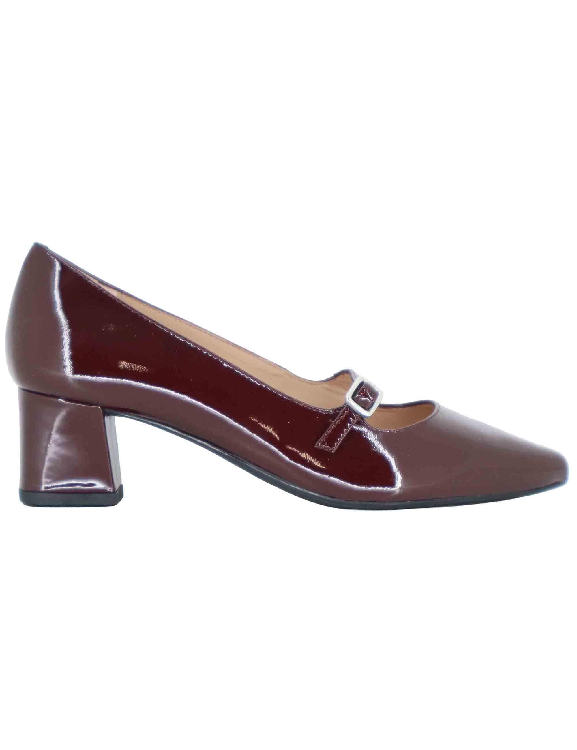 Decollete donna in vernice bordeaux con cinturino JUNDE PA BURDEOS Unisa 