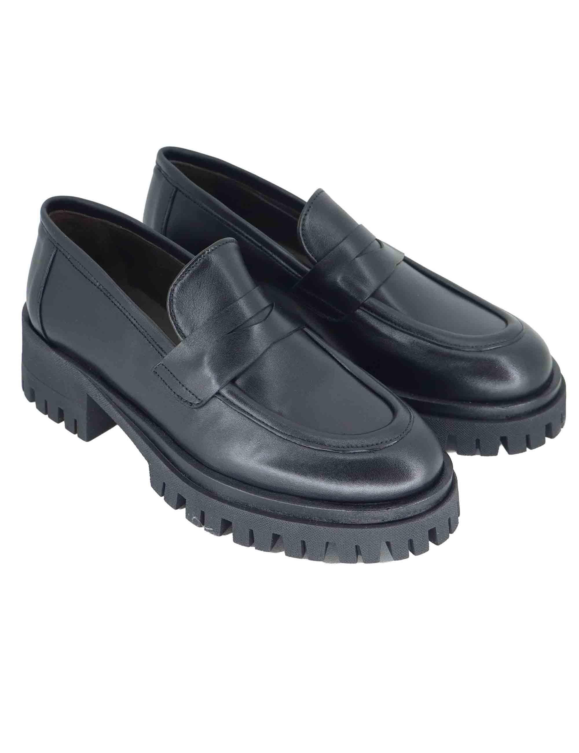 Mocassini donna in pelle nera con suola in gomma carrarmato SP1205 001 Spatarella 