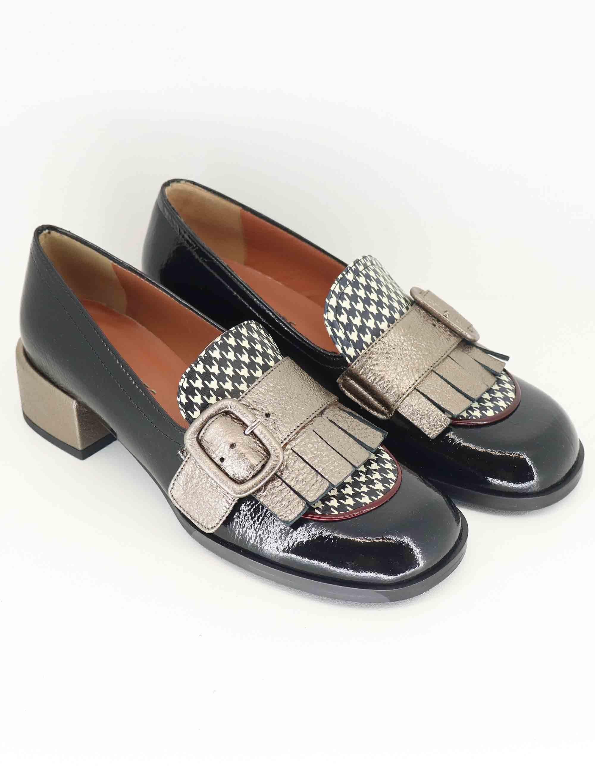 Mocassini donna in vernice nera e pelle laminata oro con frange 9527GL 001 Les Venues 