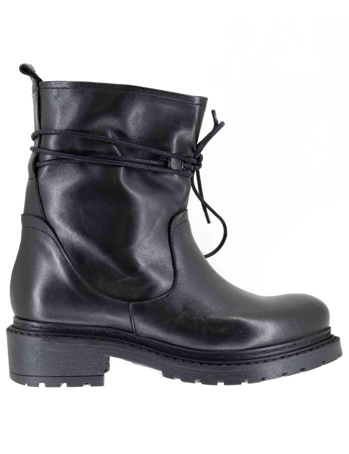 Stivaletti donna in pelle nera con doppo giro lacci alla caviglia SPMA2149 001 Spatarella 