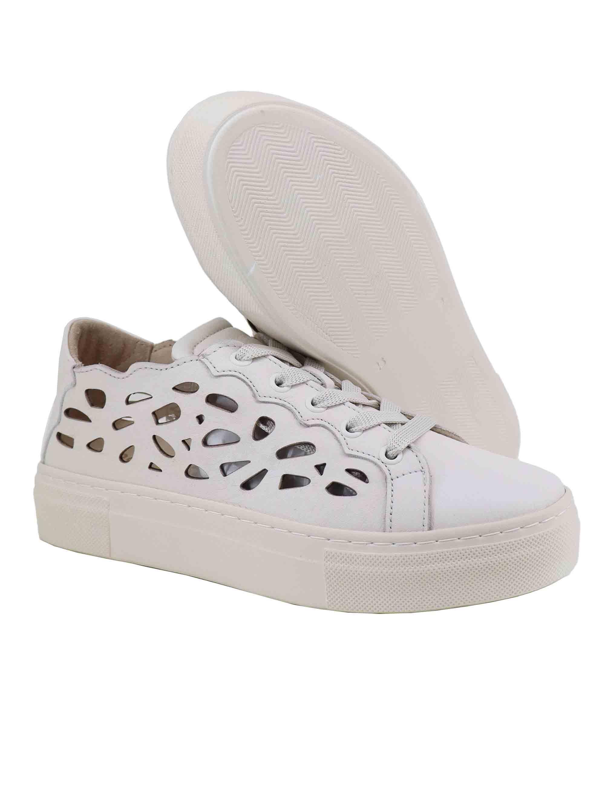 Sneakers donna in pelle laserata bianca SP5714 001 Spatarella 