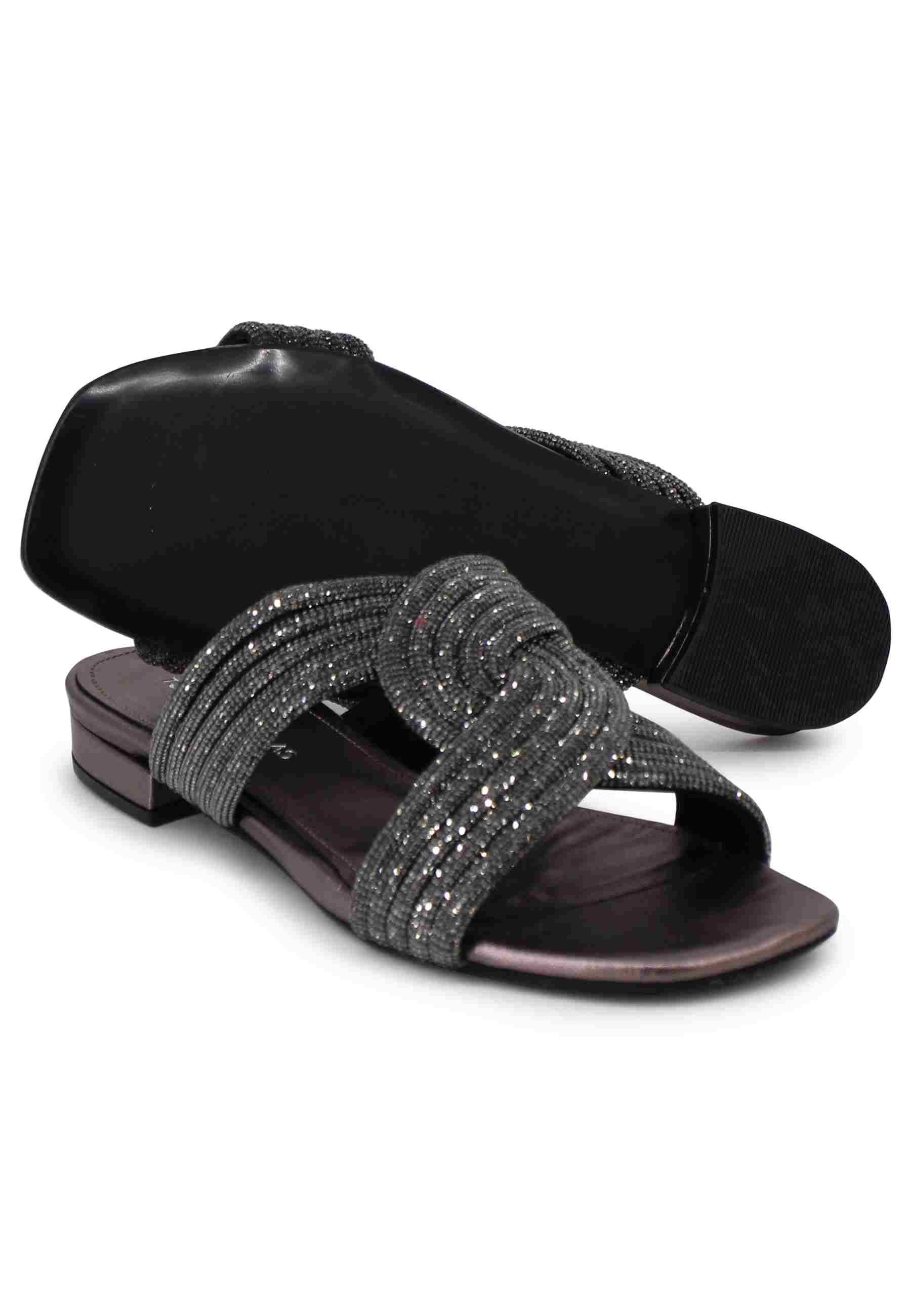 Sandali bassi donna in tessuto nero laminato TS605 001 Tsakiris Mallas 