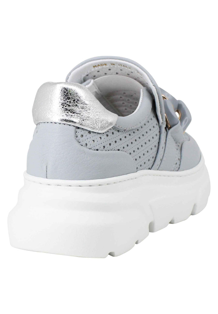 Sneakers donna in pelle celeste forata con catena tono su tono LAILA PSMCLO Stokton 