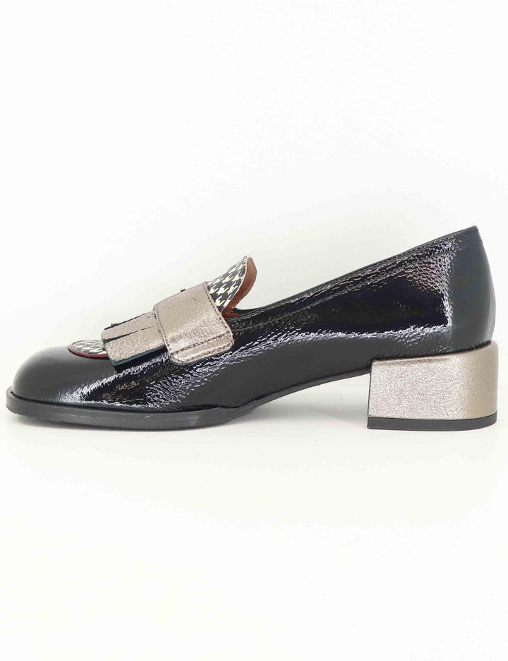 Mocassini donna in vernice nera e pelle laminata oro con frange 9527GL 001 Les Venues 