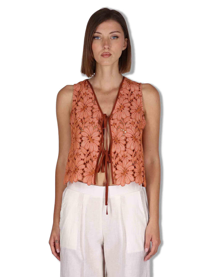 Gilet donna in macrame rosso ricami floreali e nappine JABGI0001-F1504-1251 2102 Justmine 