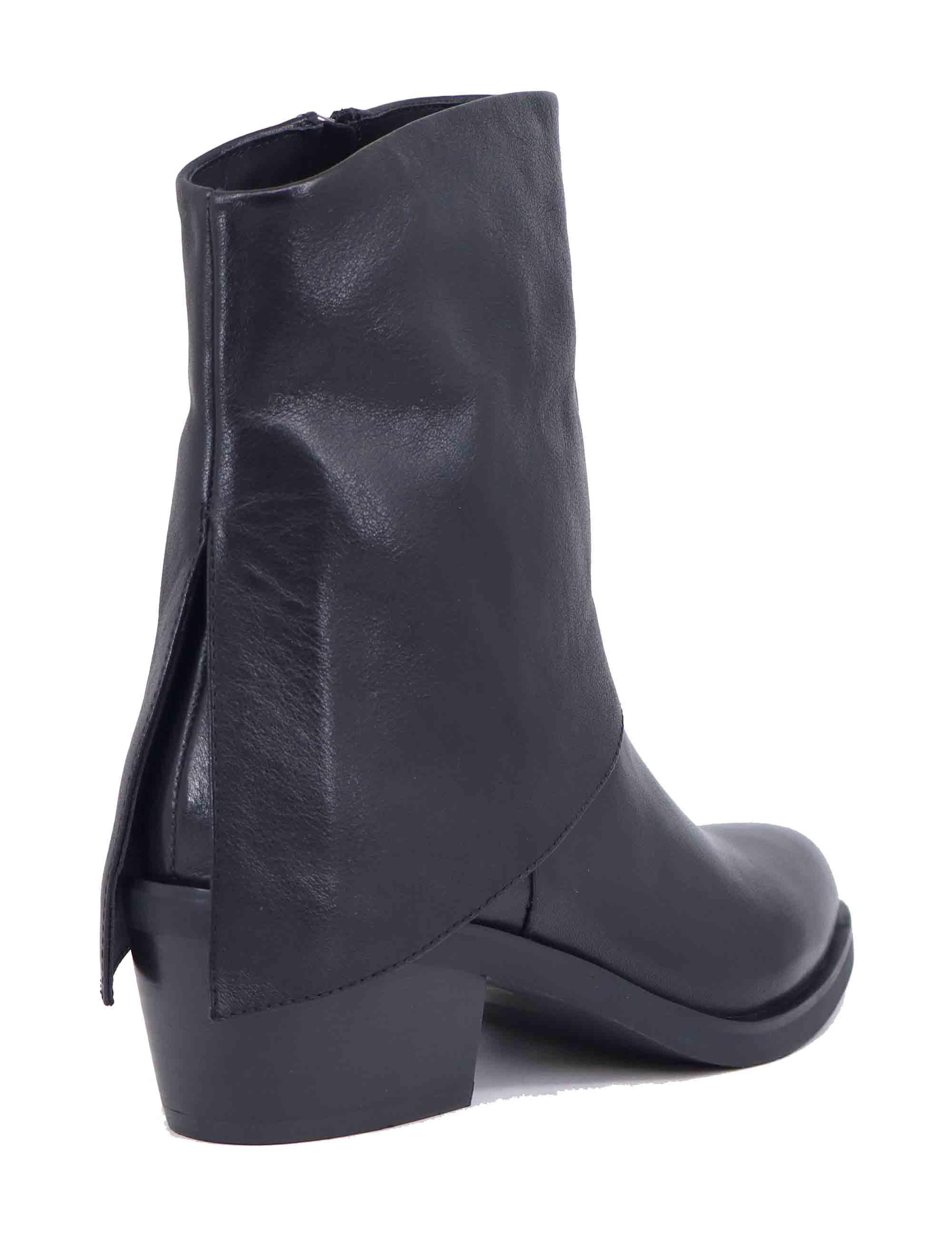 Stivaletti donna in pelle nera con risvolto BI5905X 001 Bruno Premi 