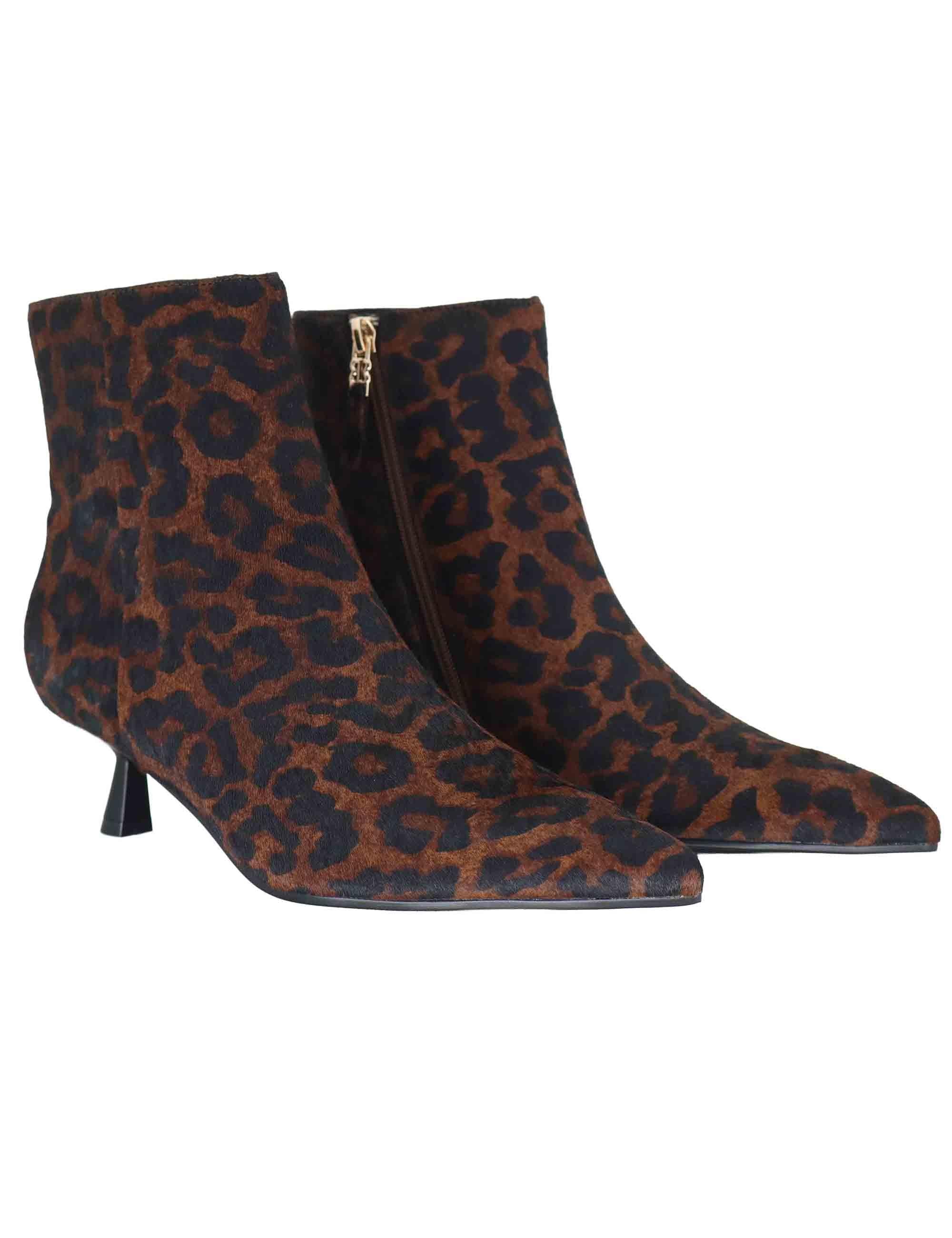 Stivaletti donna in pelle animalier marrone con tacco basso e punta a punta 501T91VK 39 Bibi Lou 
