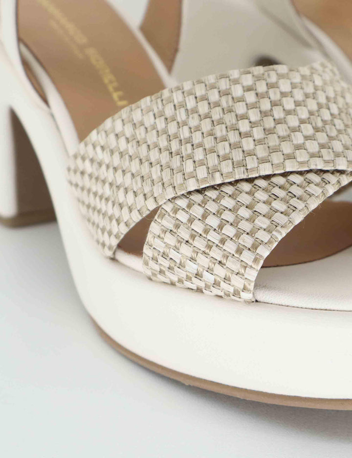 Sandali donna in pelle e tessuto off white con zeppa 2150 1 Gianmarco Sorelli 