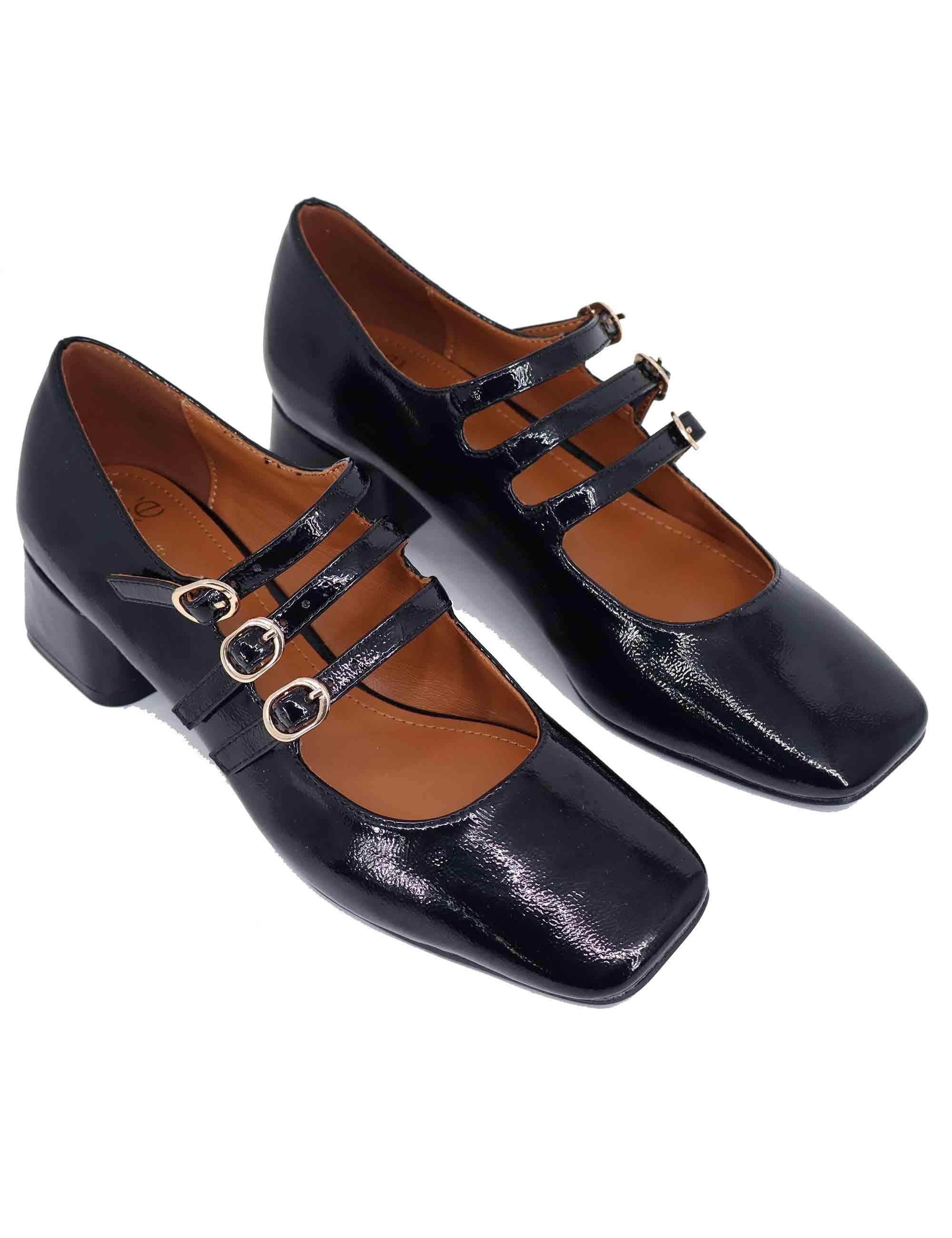 Decollete donna in vernice nera con cinturini T2120A1112028 001 Exe 