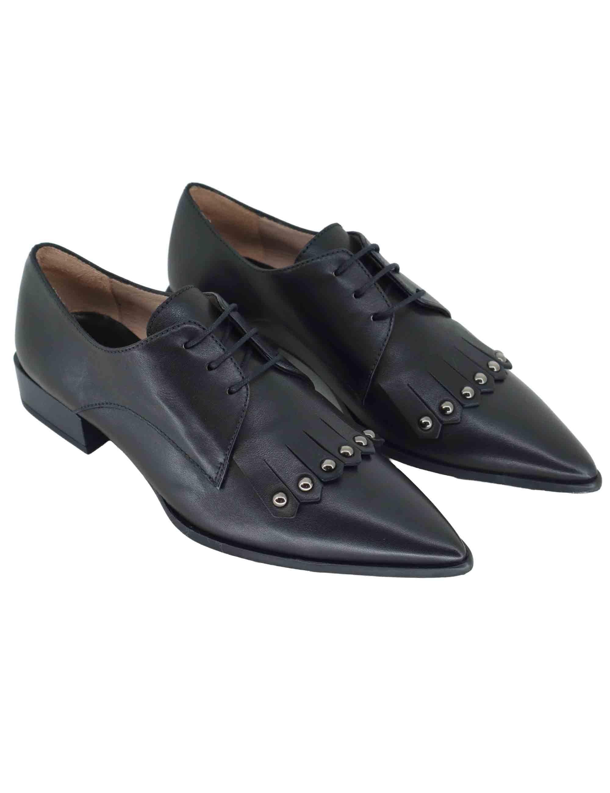 Stringate donna in pelle nera con frange e tecco basso HI254263 C002 Hispanitas 