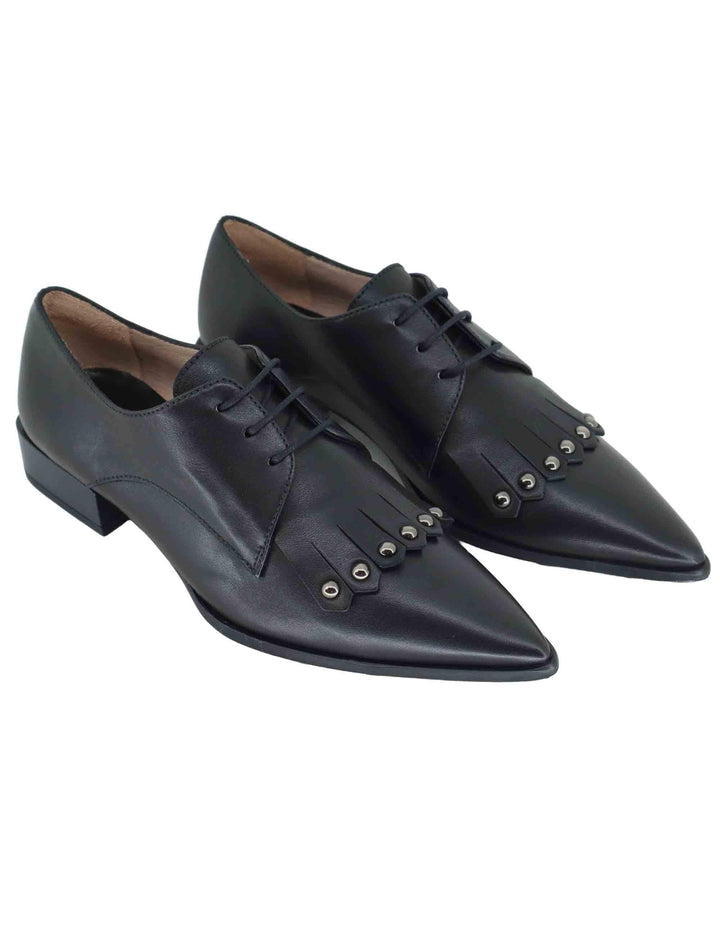 Stringate donna in pelle nera con frange e tecco basso HI254263 C002 Hispanitas 