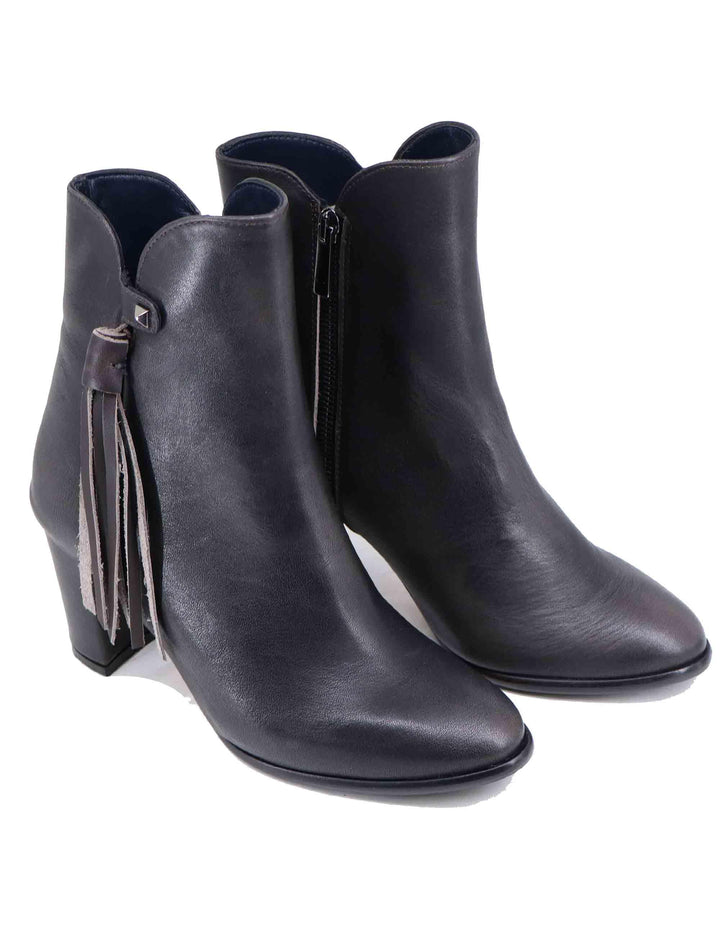 Stivaletti donna in pelle grigia con nappine laterali TR2443/G 029 L'Arianna 