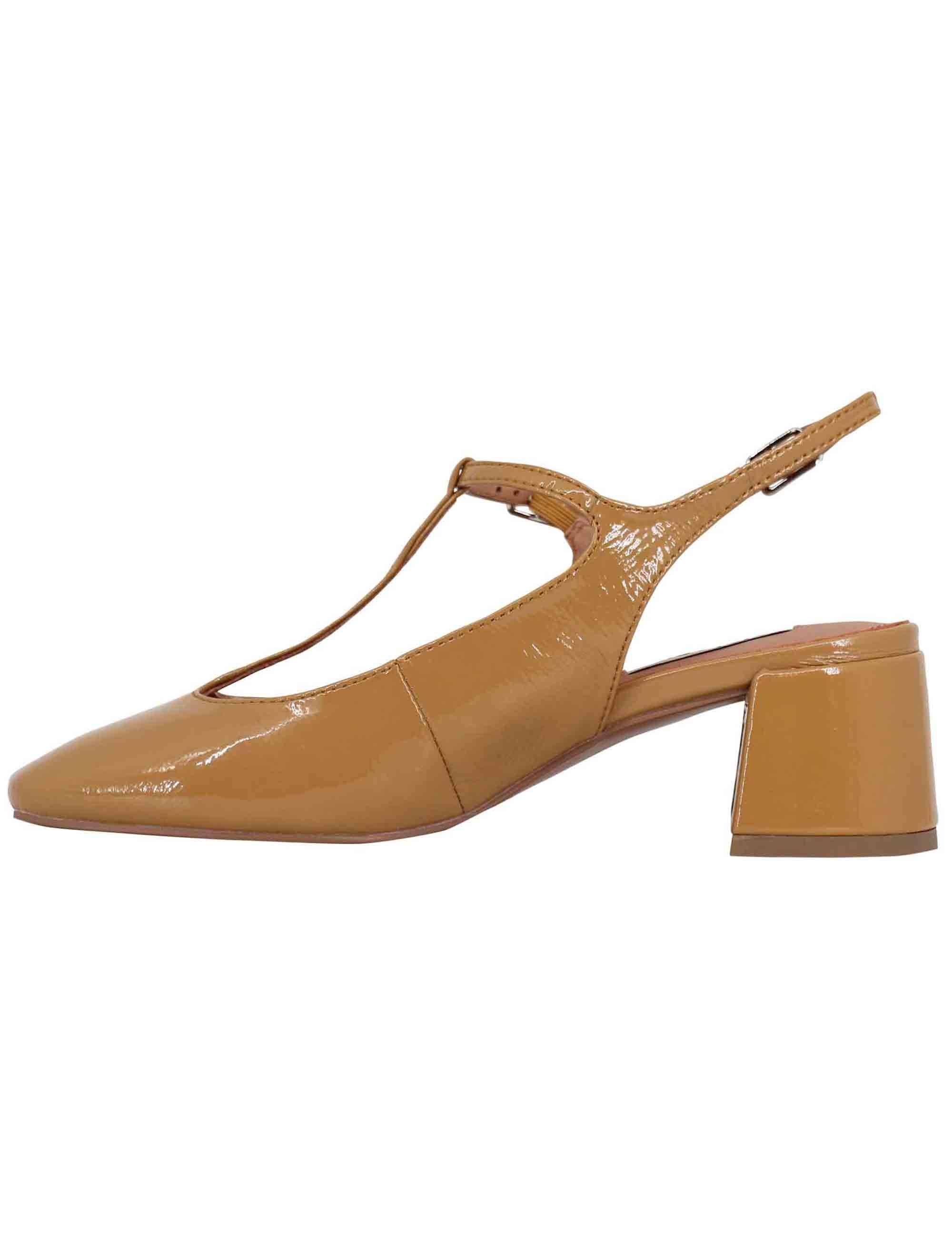 Decollete slingback donna in vernice cammello con doppio cinturino Mig