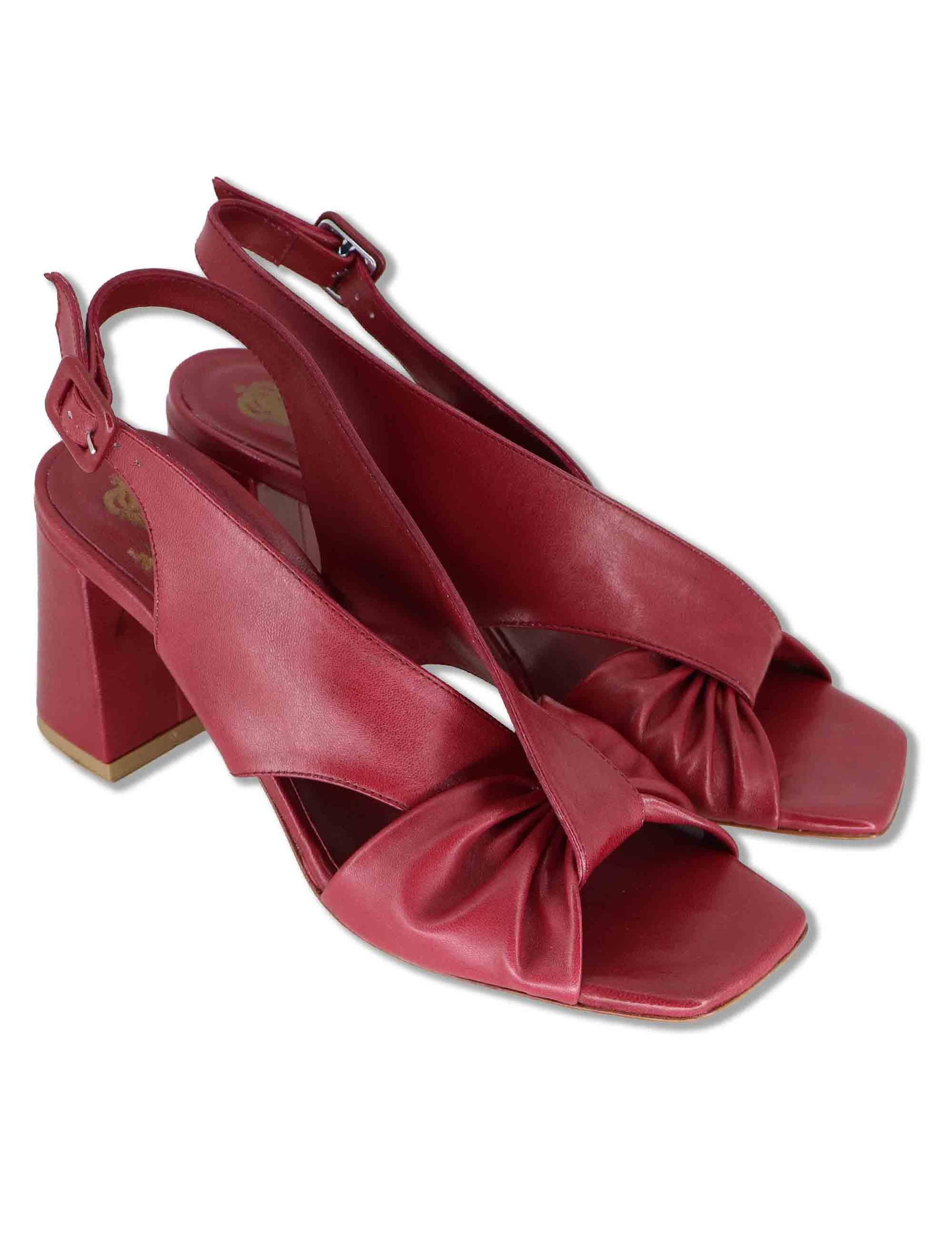 Sandali donna slingback in pelle rossa con punta quadra e tacco grosso DS2674/G 005 L'Arianna 