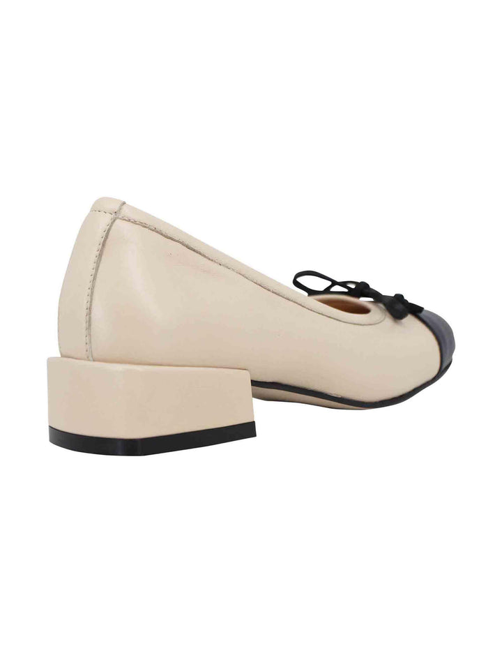 Ballerine donna in pelle beige con puntale e fiocco nero SPCH28 015 Spatarella 