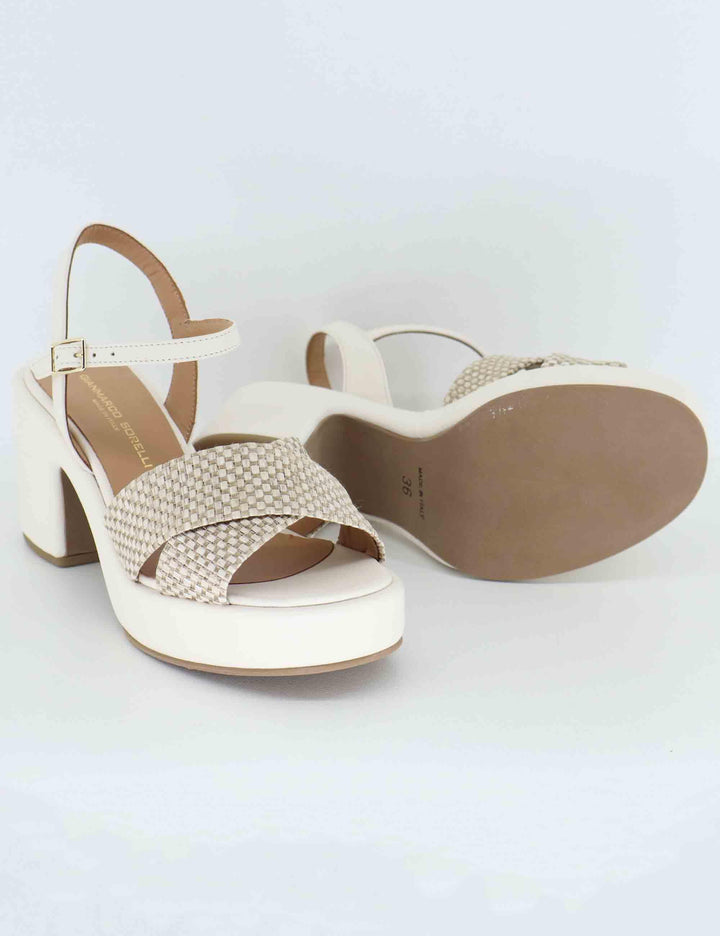 Sandali donna in pelle e tessuto off white con zeppa 2150 1 Gianmarco Sorelli 