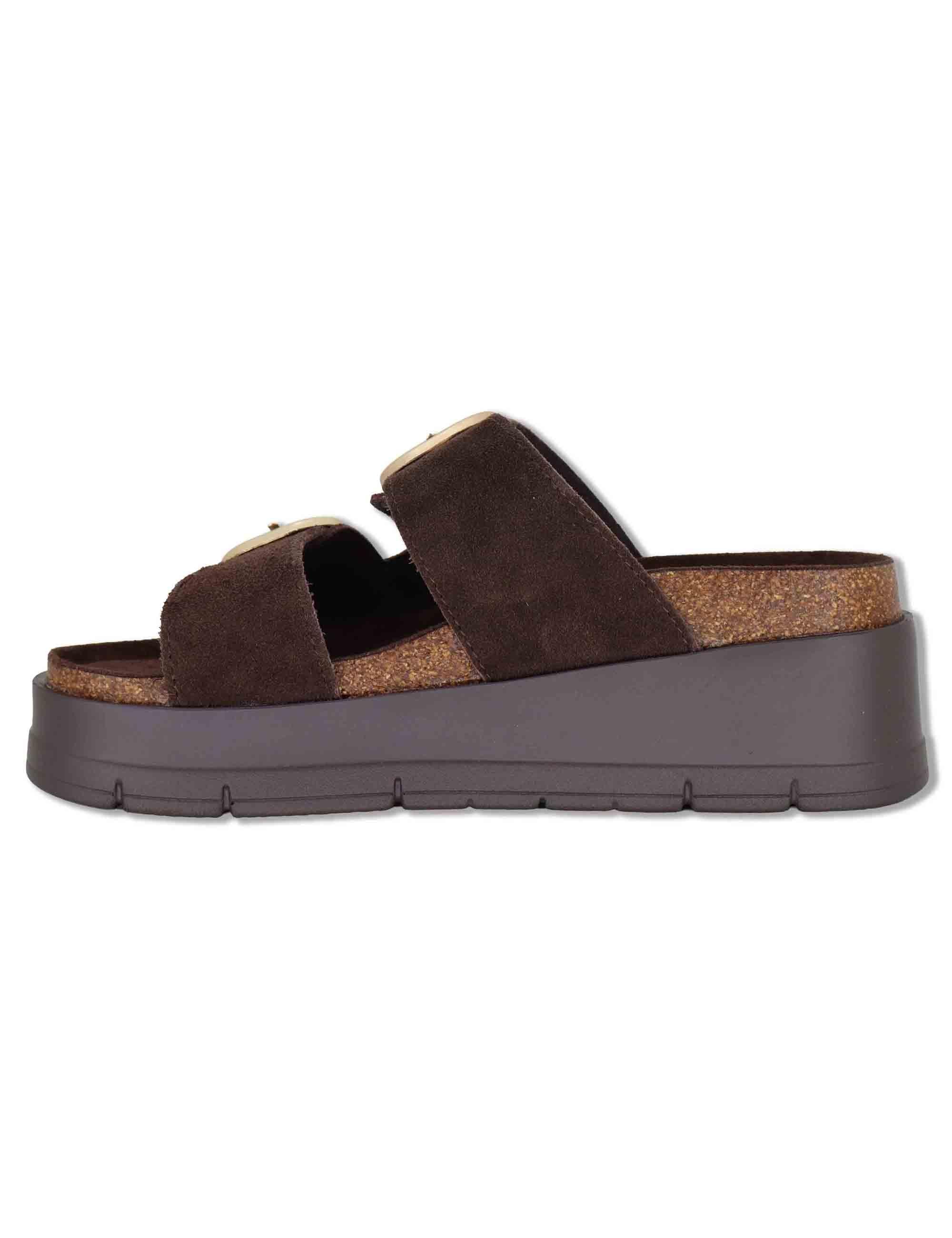 Sandali donna in eco camoscio marrone con doppia fibbia e zeppa in gomma W403R655 3504 Exe 
