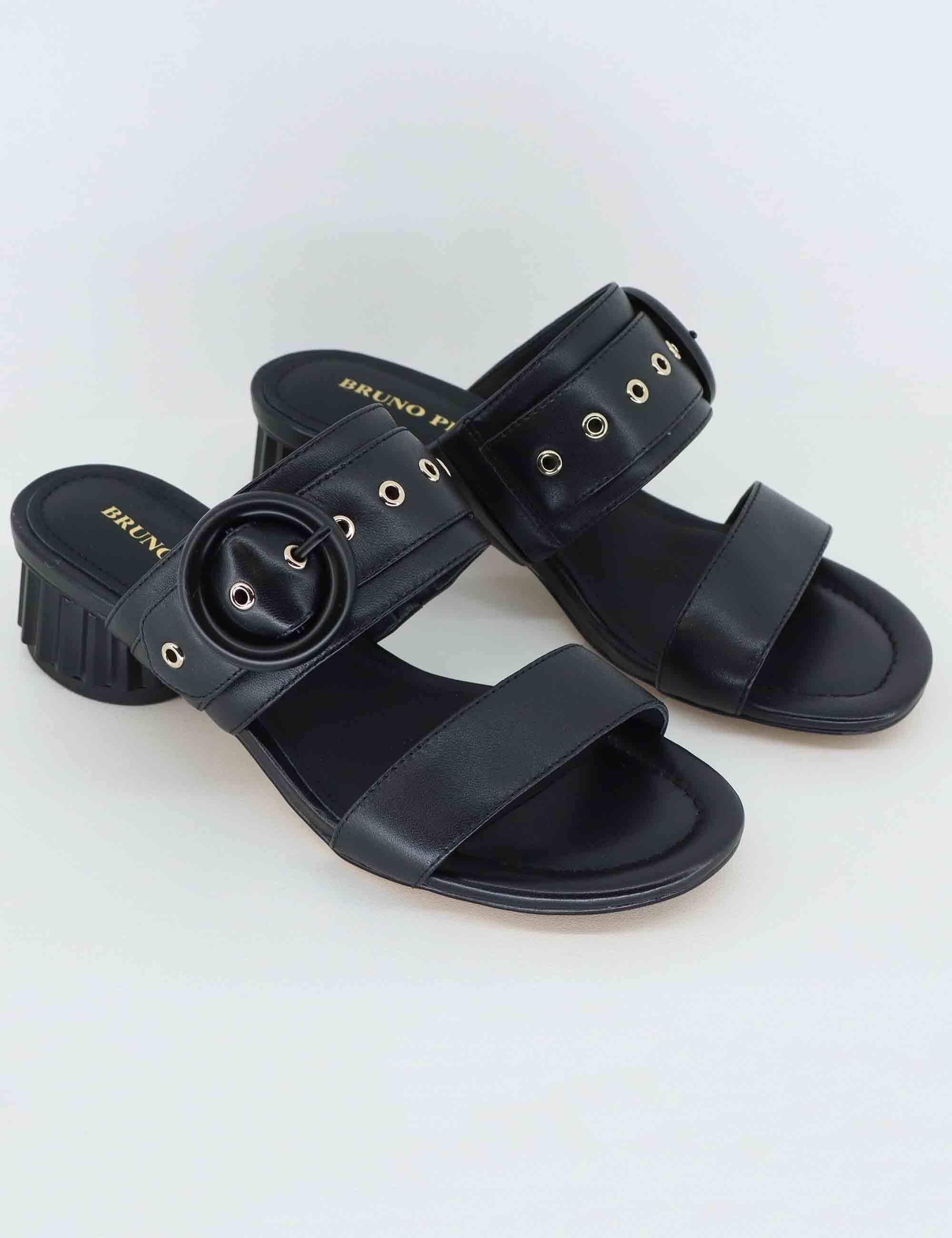 Sandali donna in pelle nera con tacco basso e fibbia BL2104X 001 Bruno Premi 