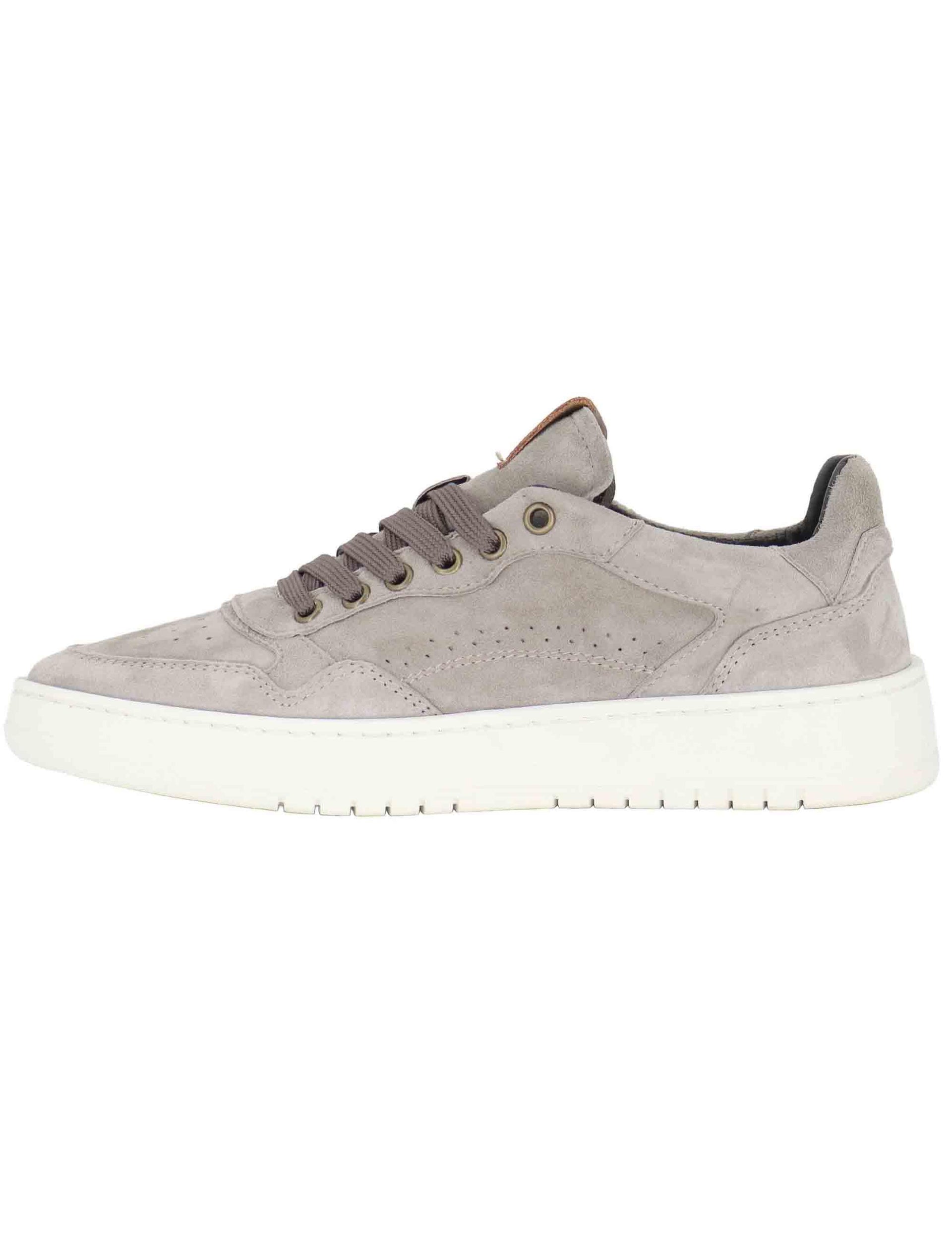 Sneakers uomo in camoscio grigio con suola in gomma ultraleggera SPOR5540 060 Spatarella 