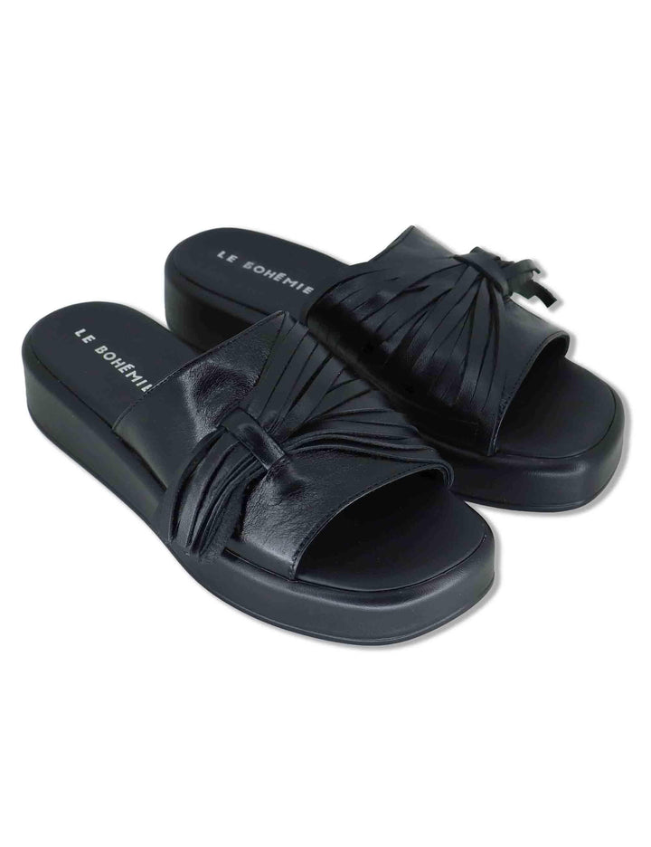 Sandali donna in pelle nera con zeppa bassa e sottopiede imbottito ZB03 1 Le Bohemien 
