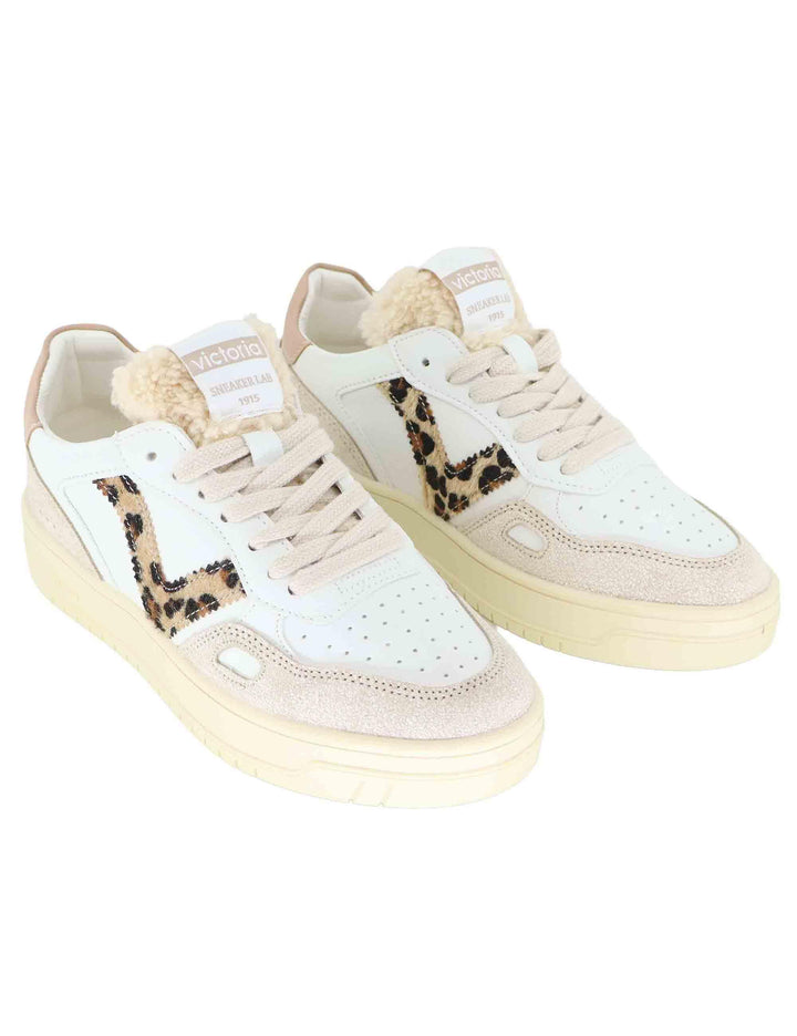 Sneakers donna in pelle bianca con logo animalier 1257124 Camel Victoria 
