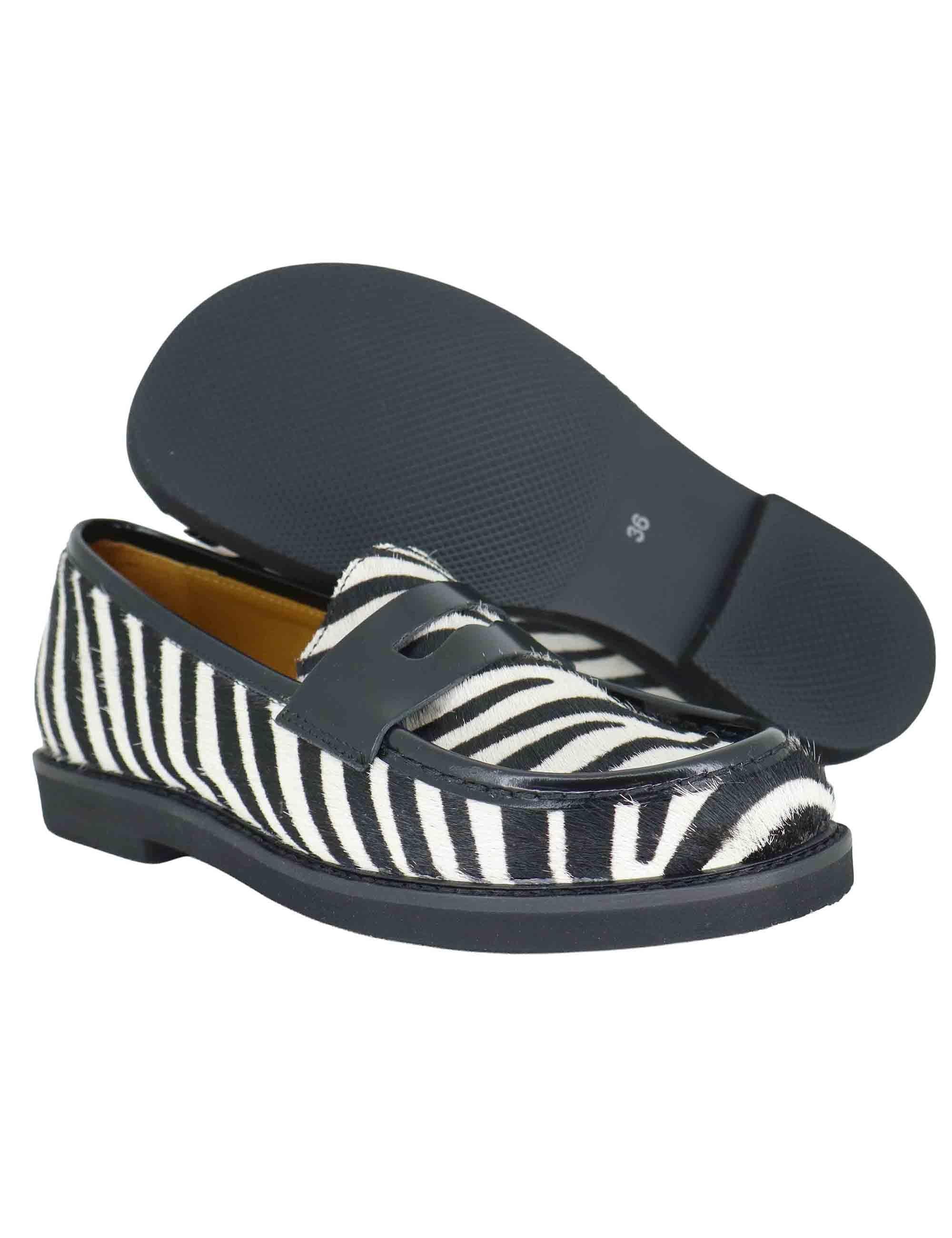 Mocassini donna in pelle nera con suola in gomma e tacco basso SP9711 001 Spatarella 