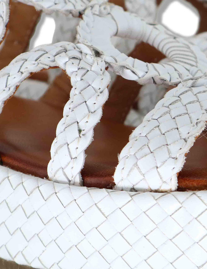 Sandali donna in pelle intrecciata bianca con zeppa e cinturino posteriore WD511R04 500013 Vueva 