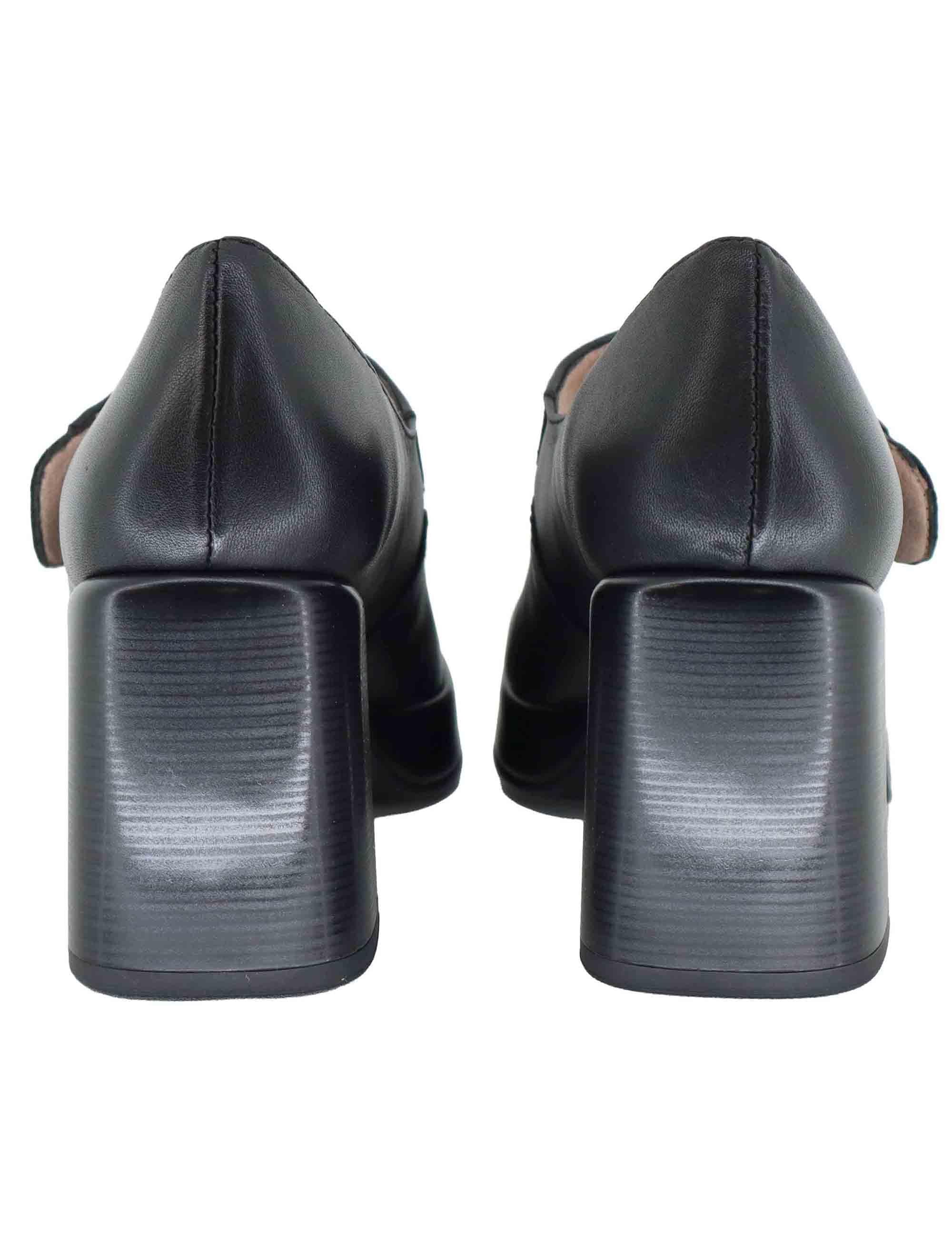 Decollete donna in pelle nera con cinturino e tacco alto HI254305 C004 Hispanitas 