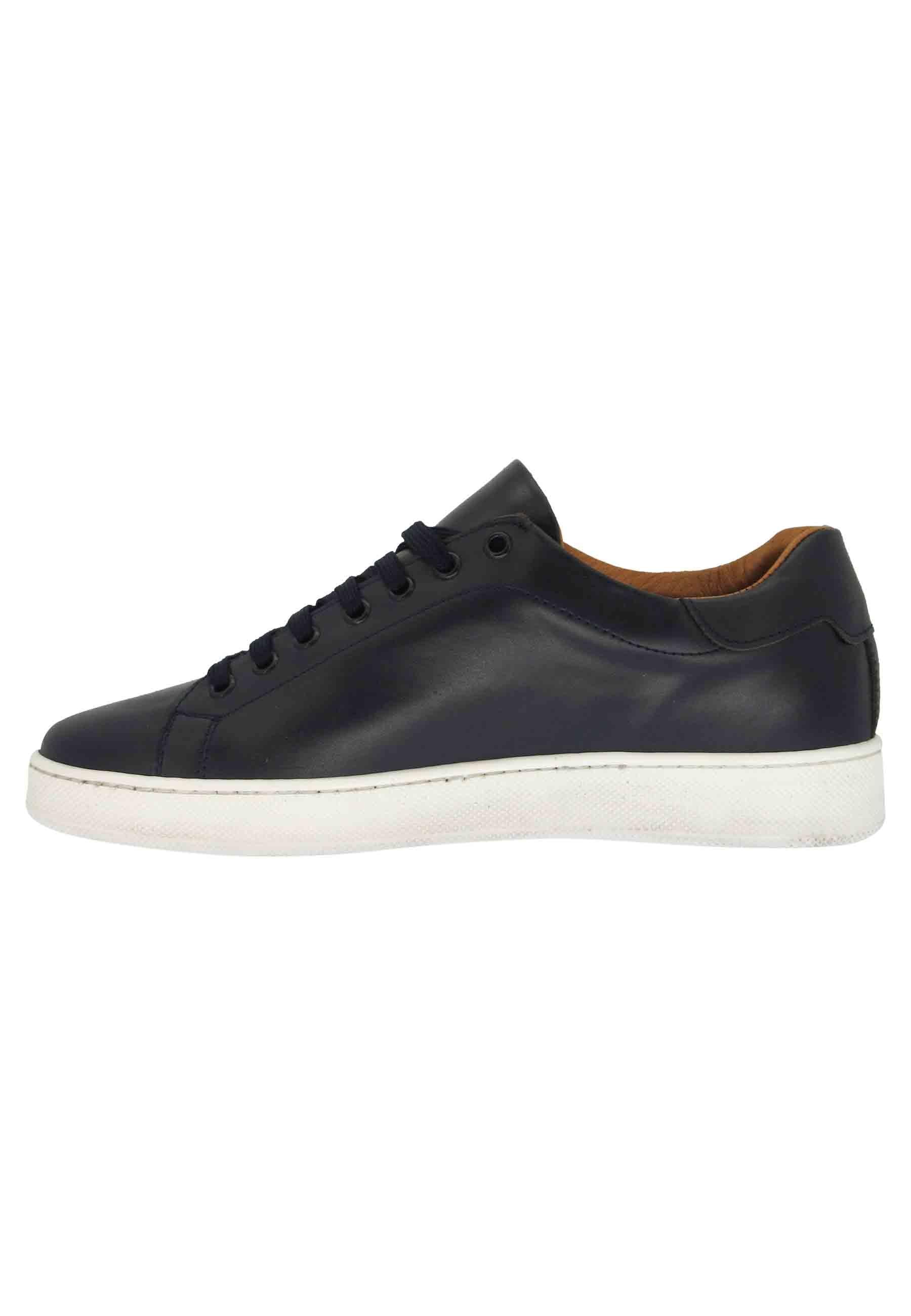 Sneakers uomo in pelle blu con fondo in gomma 2011 P002 Spatarella 