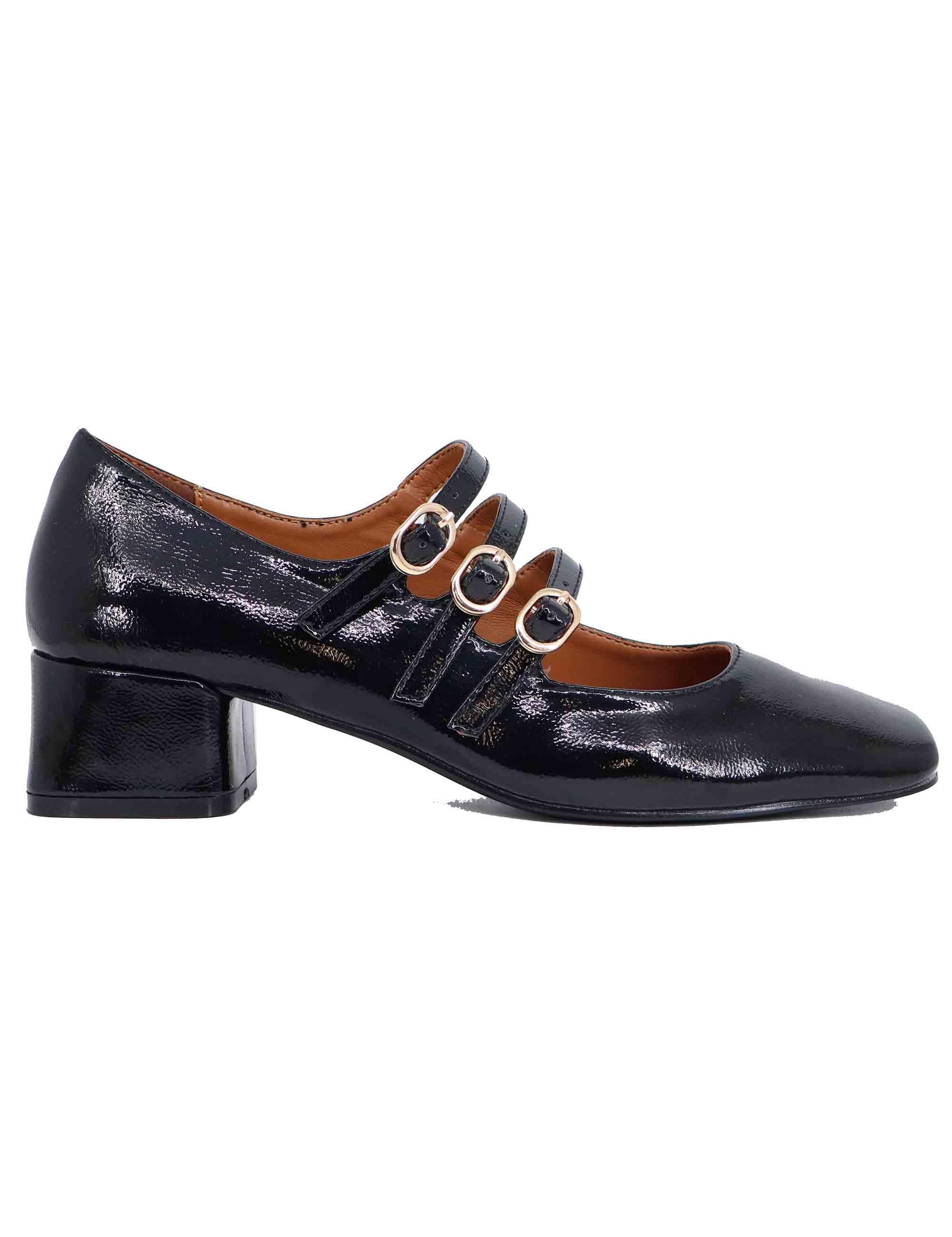 Decollete donna in vernice nera con cinturini Donna T2120A1112028 001