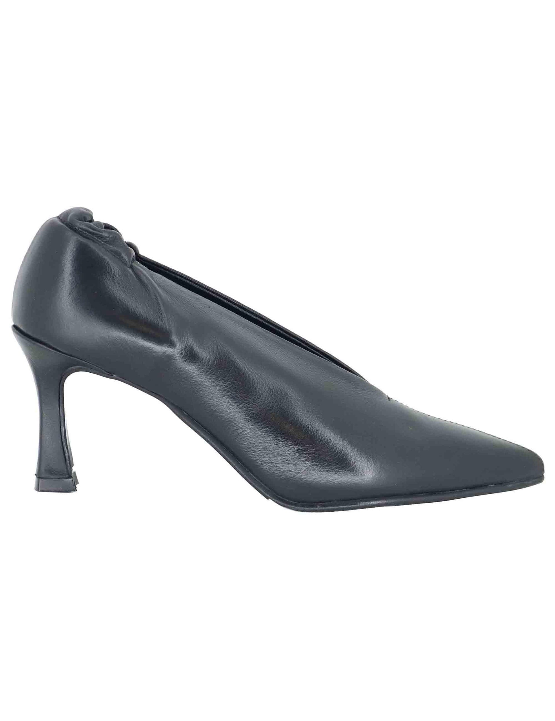 Decollete donna in pelle nera con tacco alto ed elastico posteriore A100 001 Tattoo 