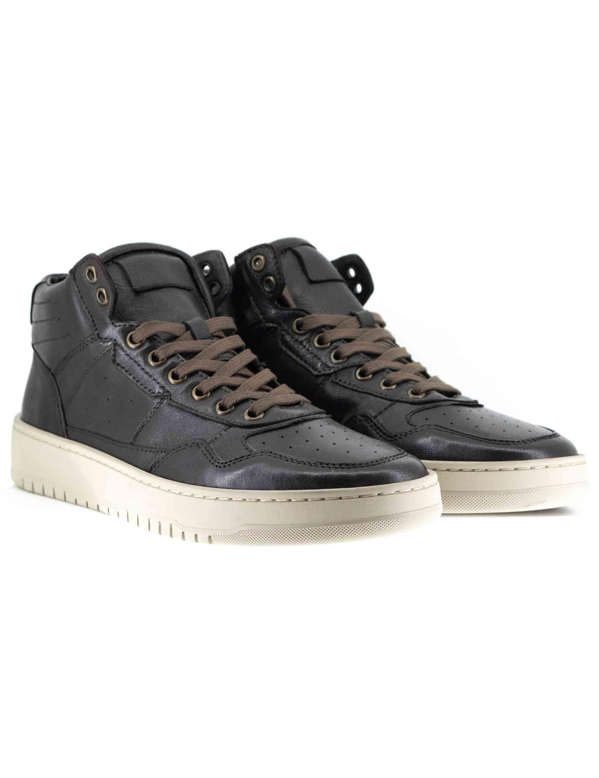 Sneakers uomo in pelle marrone con suola in gomma ultraleggera SPOR5570 014 Spatarella 