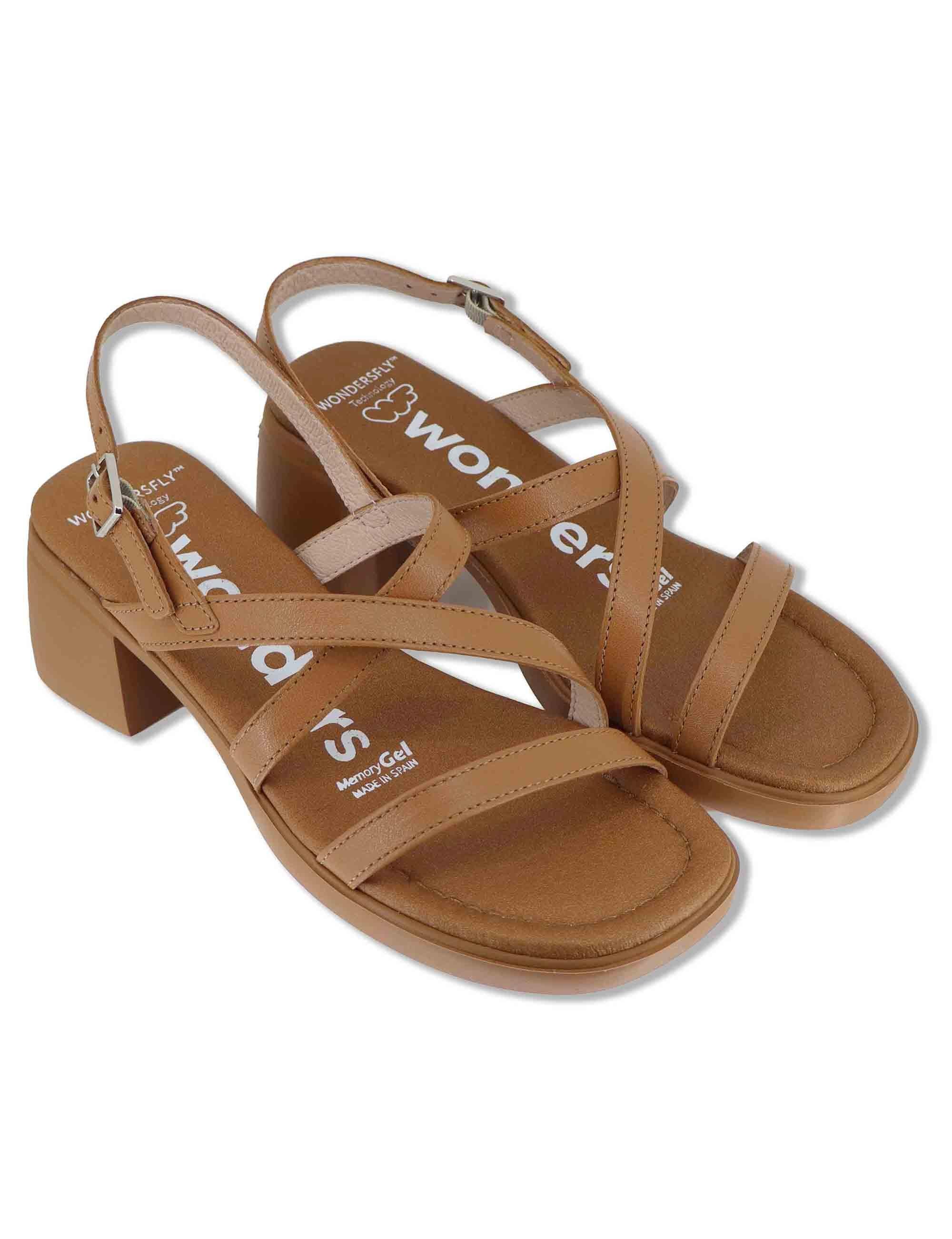 Sandali slingback donna in pelle cuoio con tacco medio e sottopiede soft D-2303 014 Wonders 