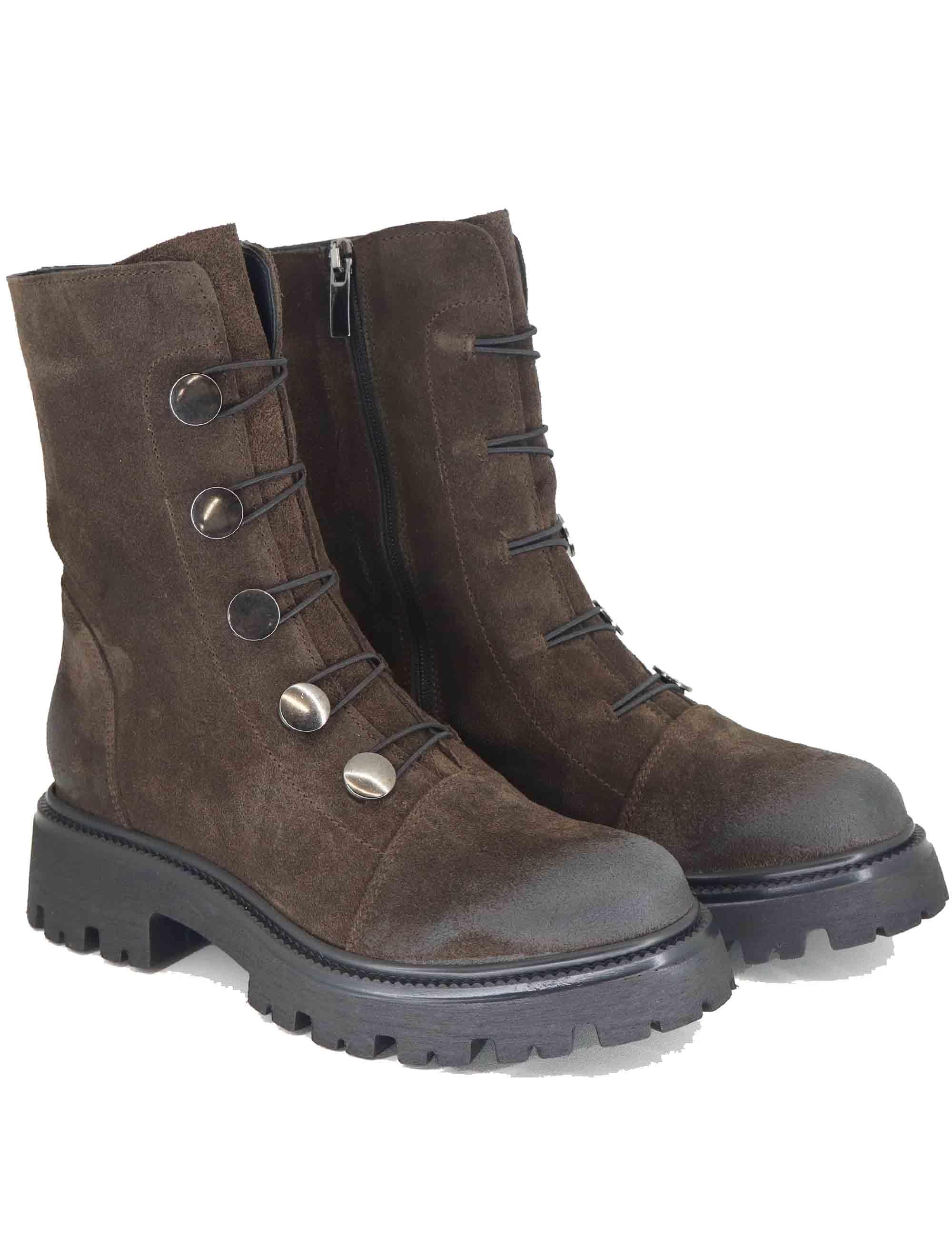 Stivaletti anfibi donna in camoscio marrone con borchie e suola carrarmato GAIA 9 014 Tattoo 