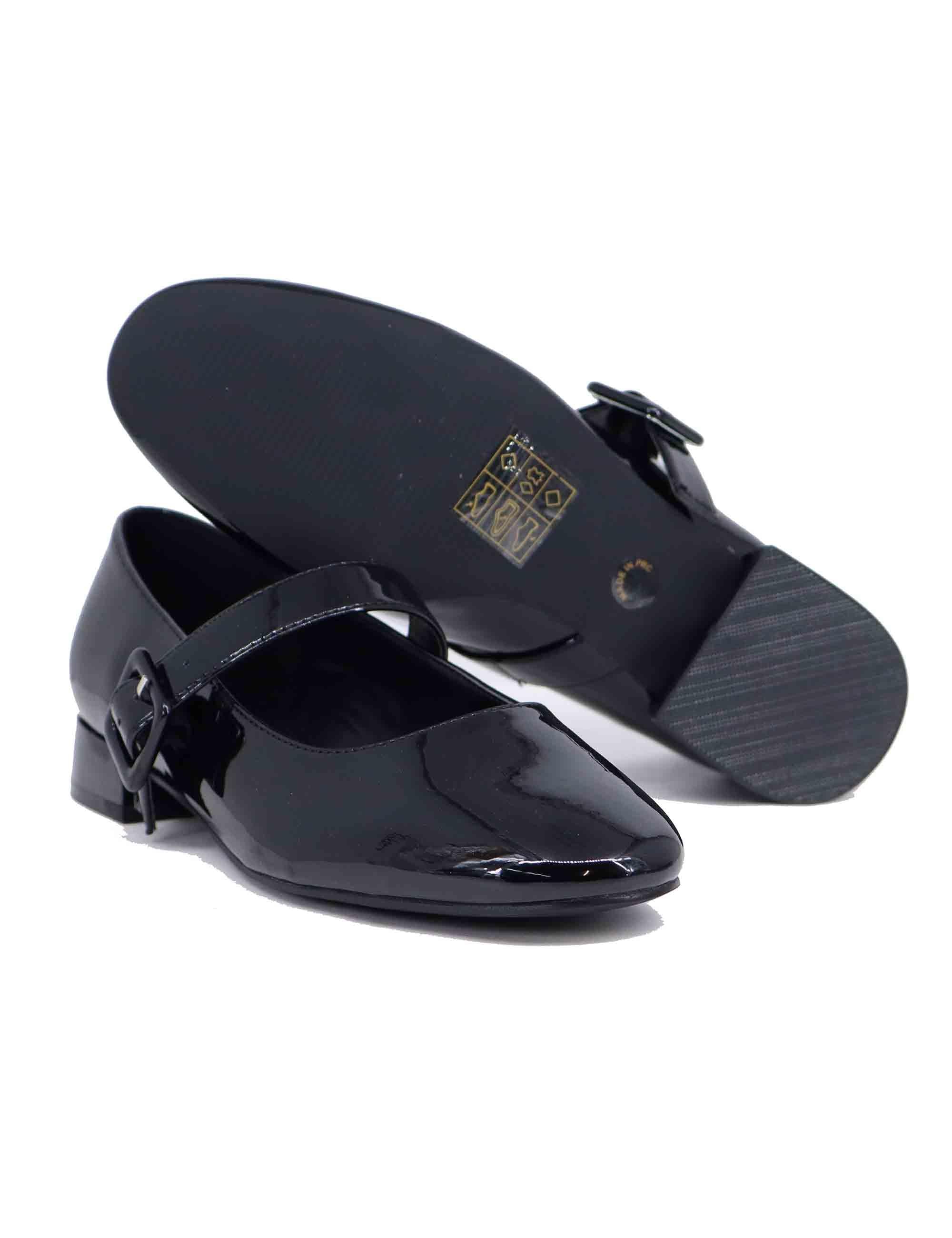 Ballerine donna in vernice nera con tacco basso T120A5603007 001 Exe 