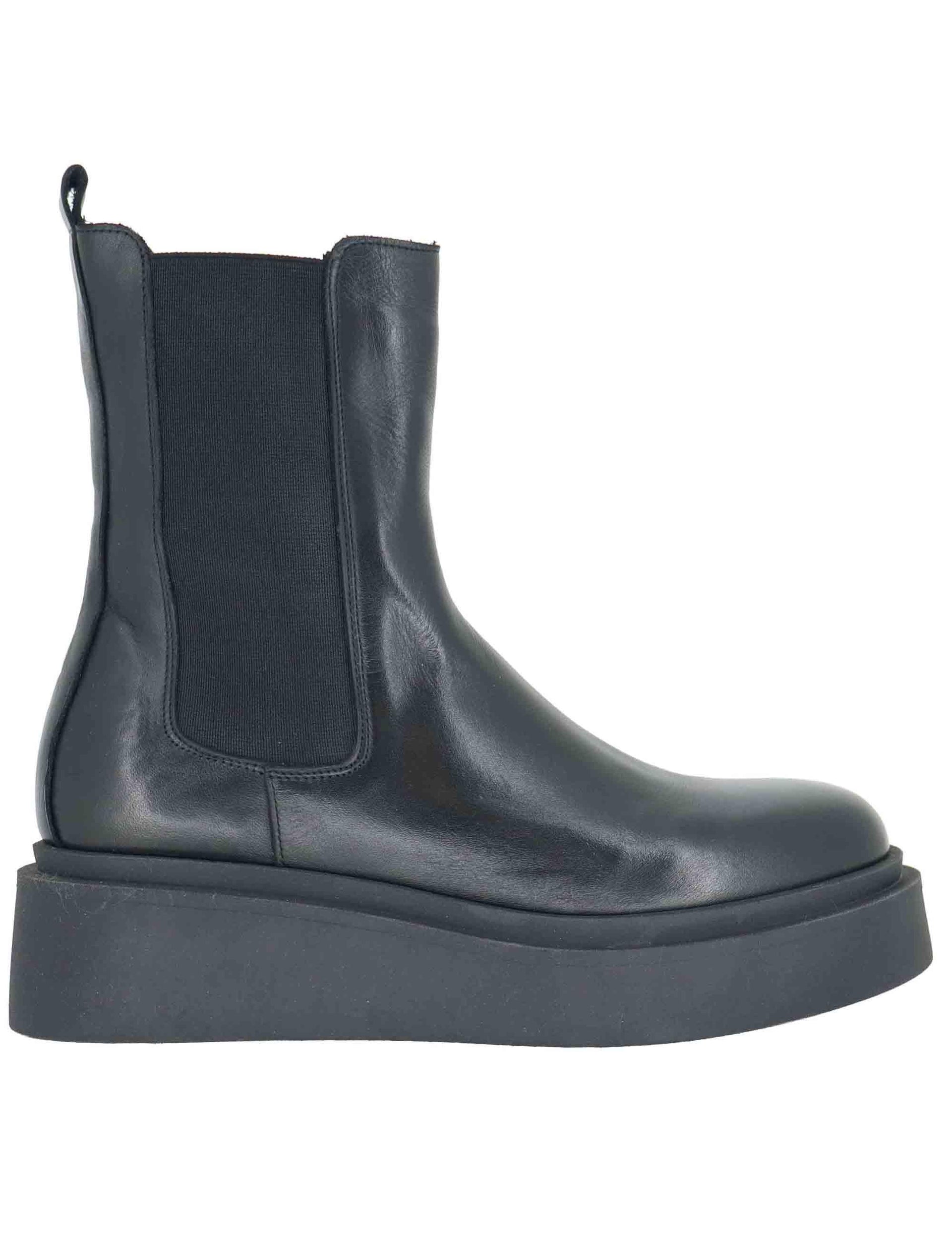 Stivaletti Chelsea boot donna in pelle nera con zeppa SP831 001 Spatarella 